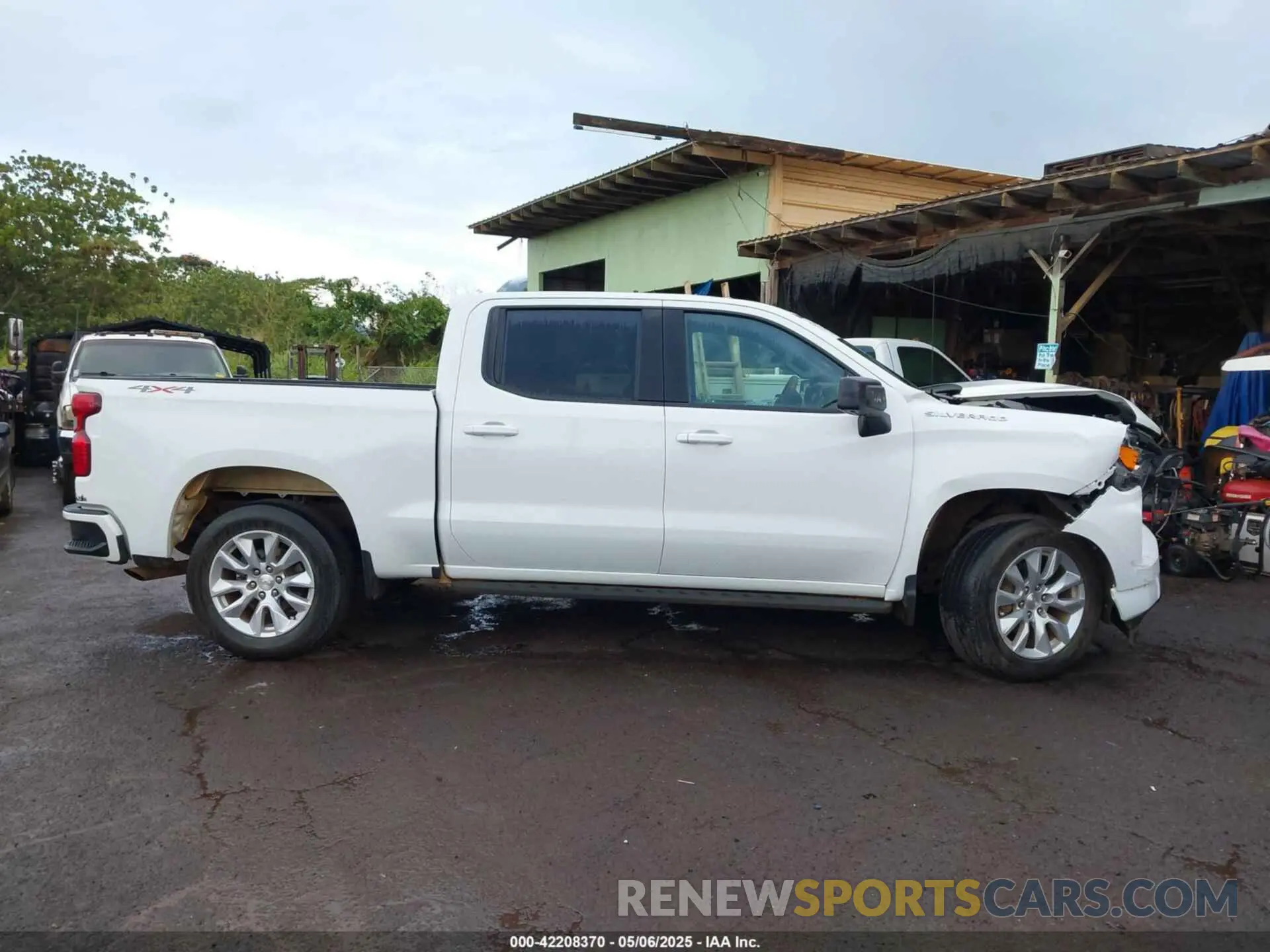 13 Photograph of a damaged car 3GCPDBEK8NG657348 CHEVROLET SILVERADO 1500 2022
