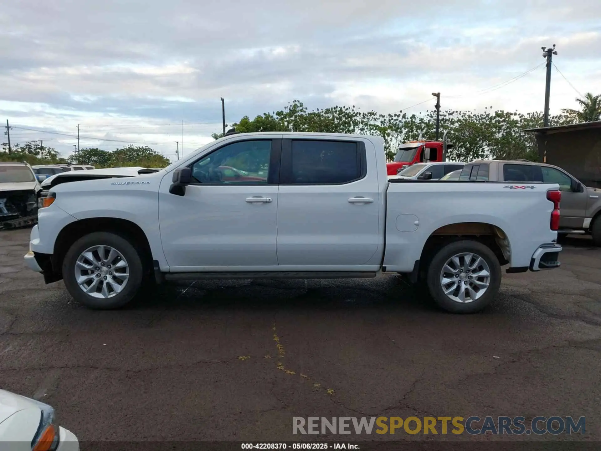 14 Photograph of a damaged car 3GCPDBEK8NG657348 CHEVROLET SILVERADO 1500 2022