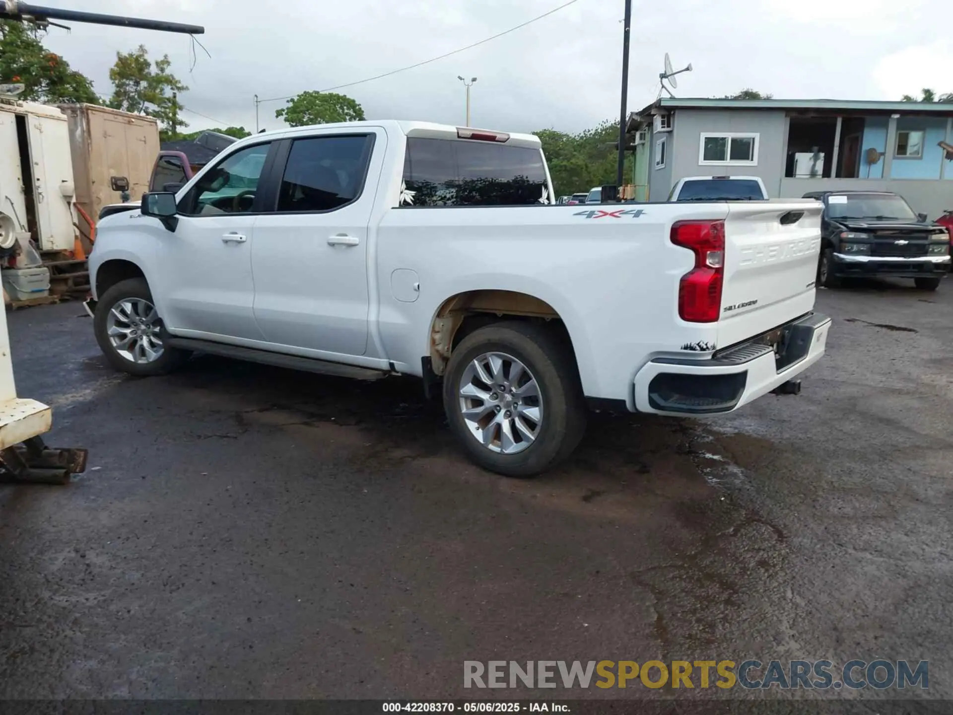 3 Photograph of a damaged car 3GCPDBEK8NG657348 CHEVROLET SILVERADO 1500 2022
