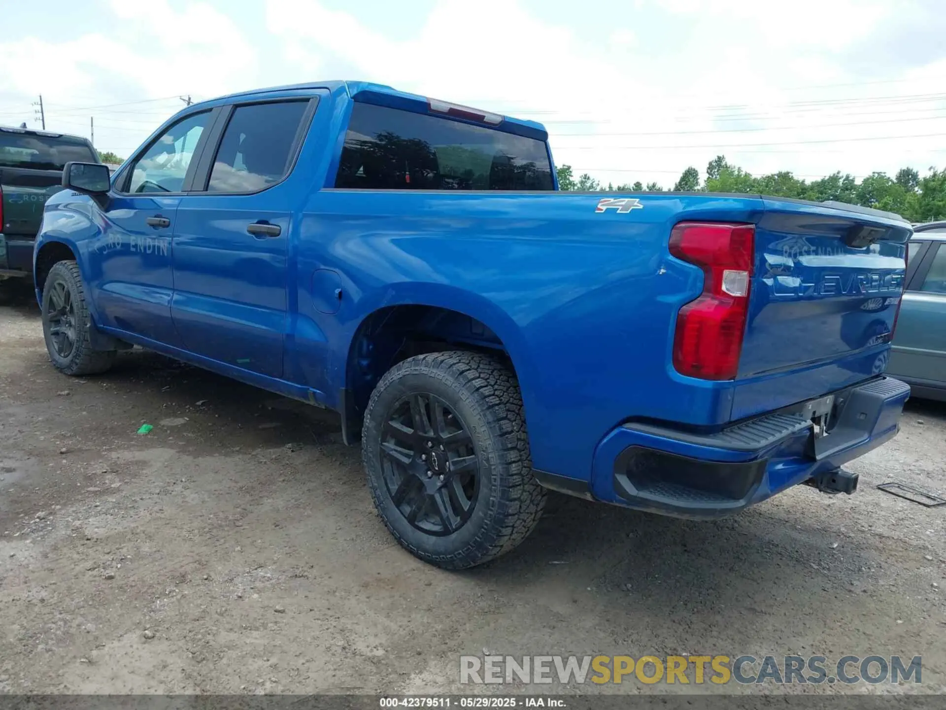 3 Photograph of a damaged car 3GCPDBEKXNG529077 CHEVROLET SILVERADO 1500 2022