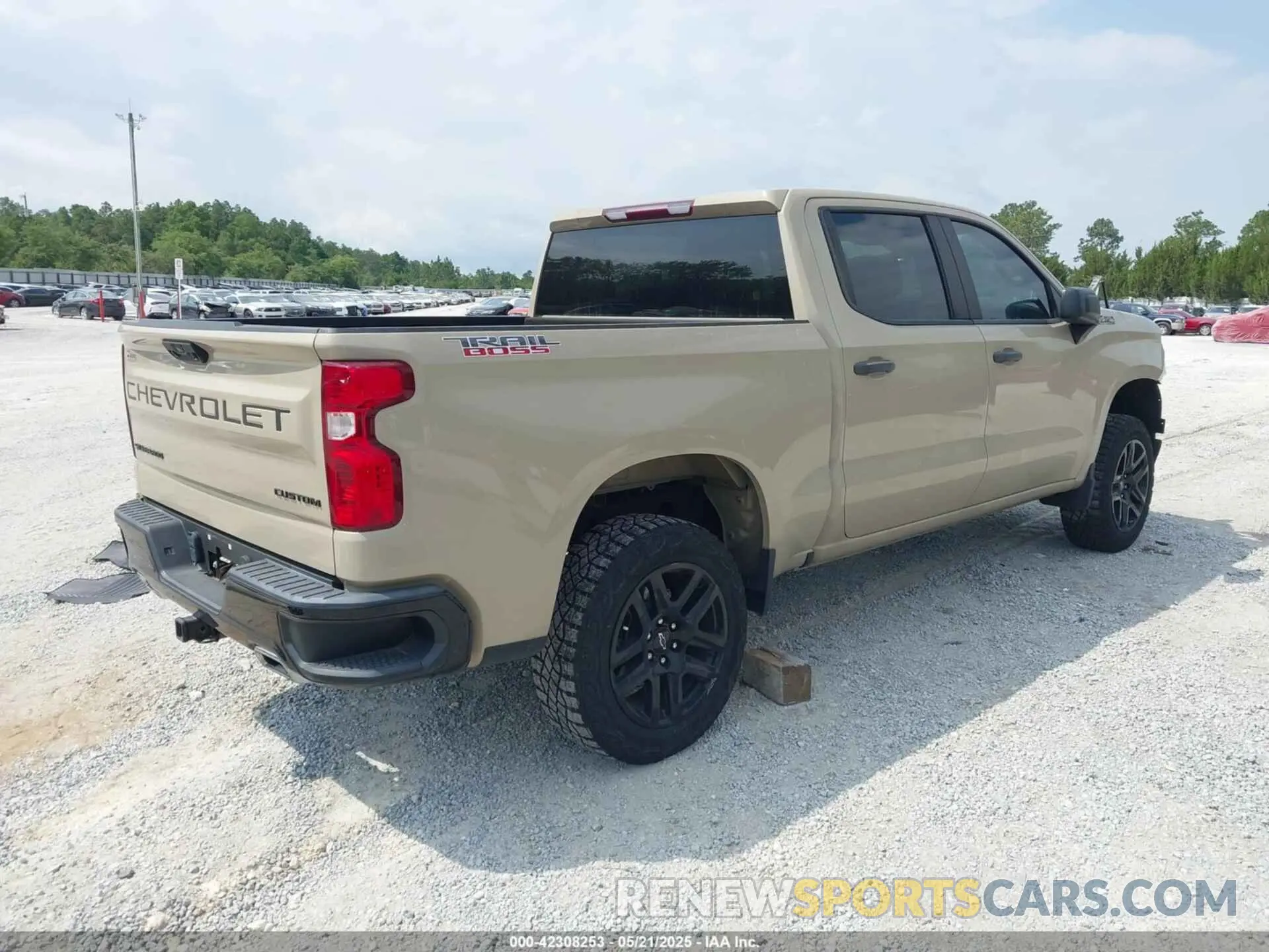 4 Photograph of a damaged car 3GCPDCED1NG639300 CHEVROLET SILVERADO 1500 2022