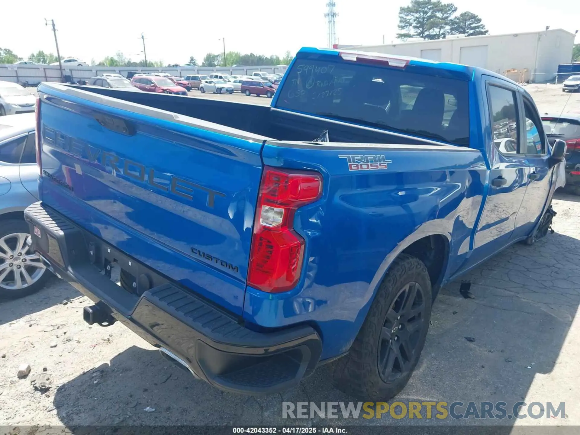 4 Photograph of a damaged car 3GCPDCED4NG599407 CHEVROLET SILVERADO 1500 2022