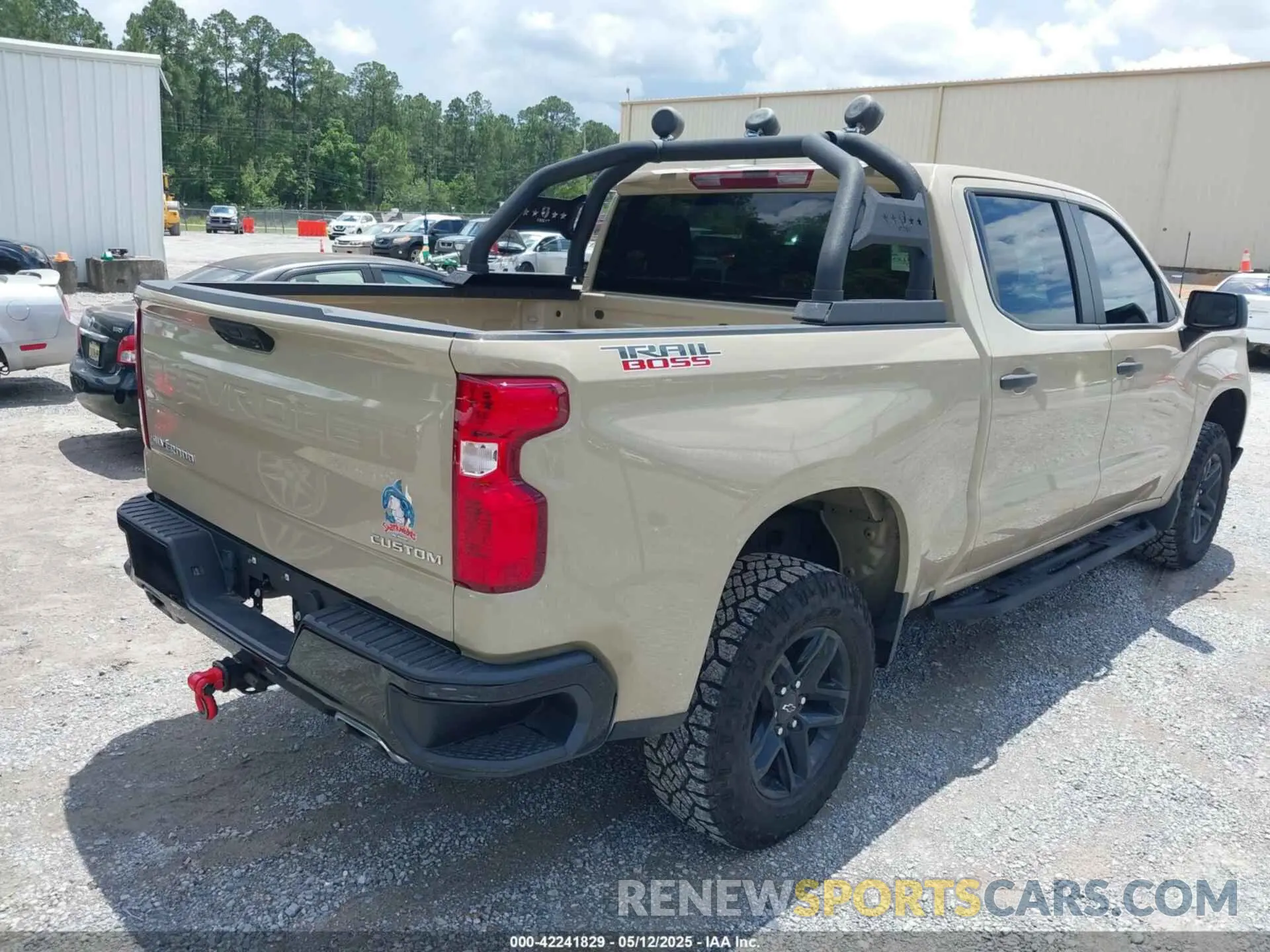 4 Photograph of a damaged car 3GCPDCEDXNG569831 CHEVROLET SILVERADO 1500 2022