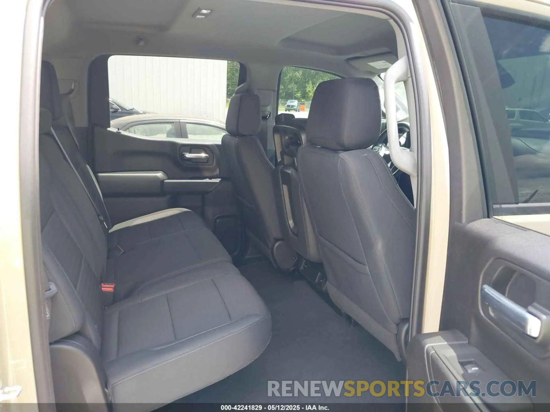 8 Photograph of a damaged car 3GCPDCEDXNG569831 CHEVROLET SILVERADO 1500 2022