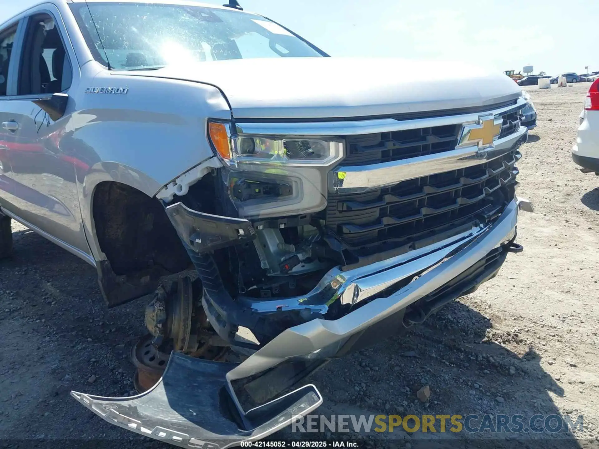 17 Photograph of a damaged car 3GCPDDEK8NG556144 CHEVROLET SILVERADO 1500 2022