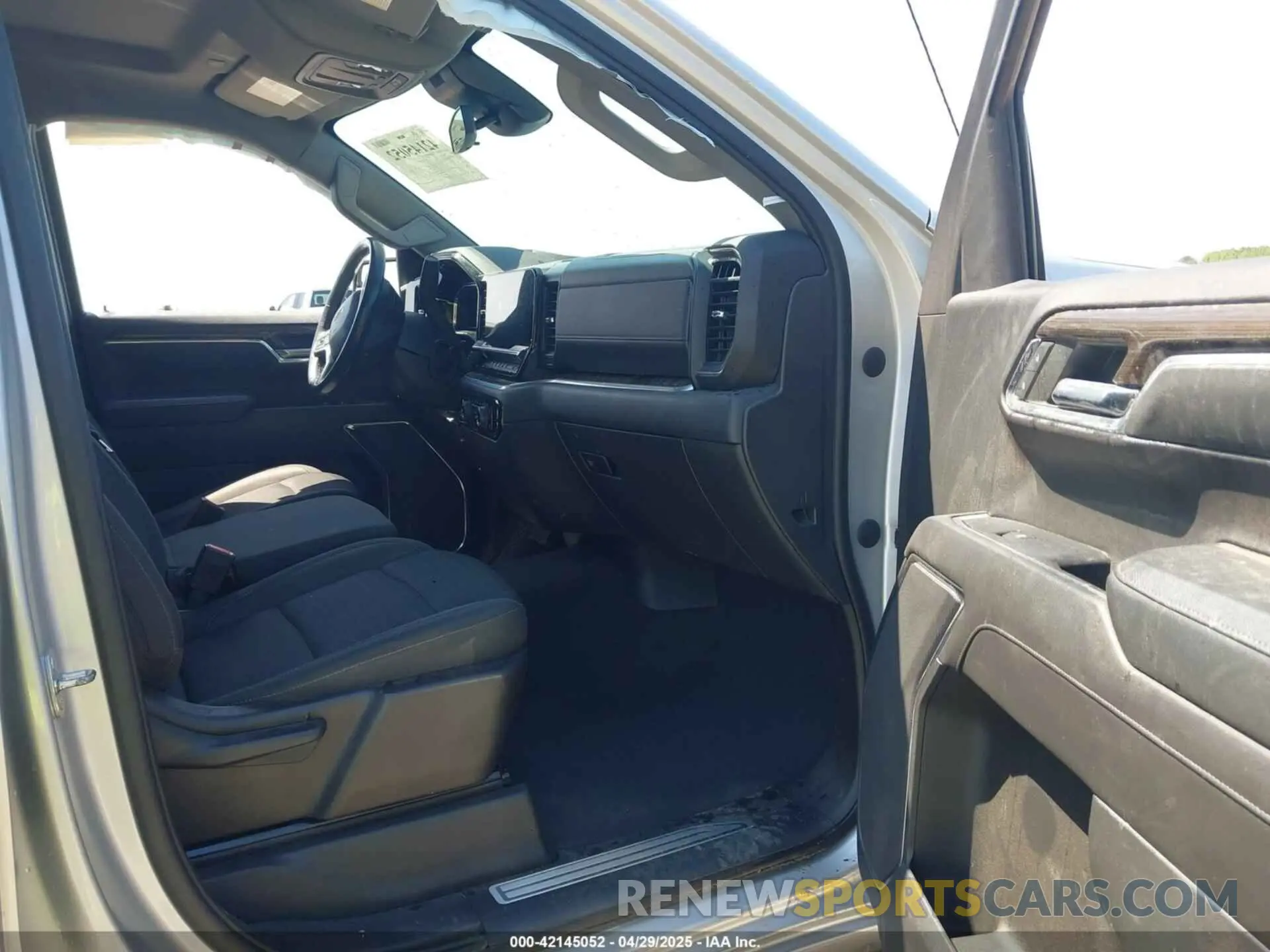 5 Photograph of a damaged car 3GCPDDEK8NG556144 CHEVROLET SILVERADO 1500 2022