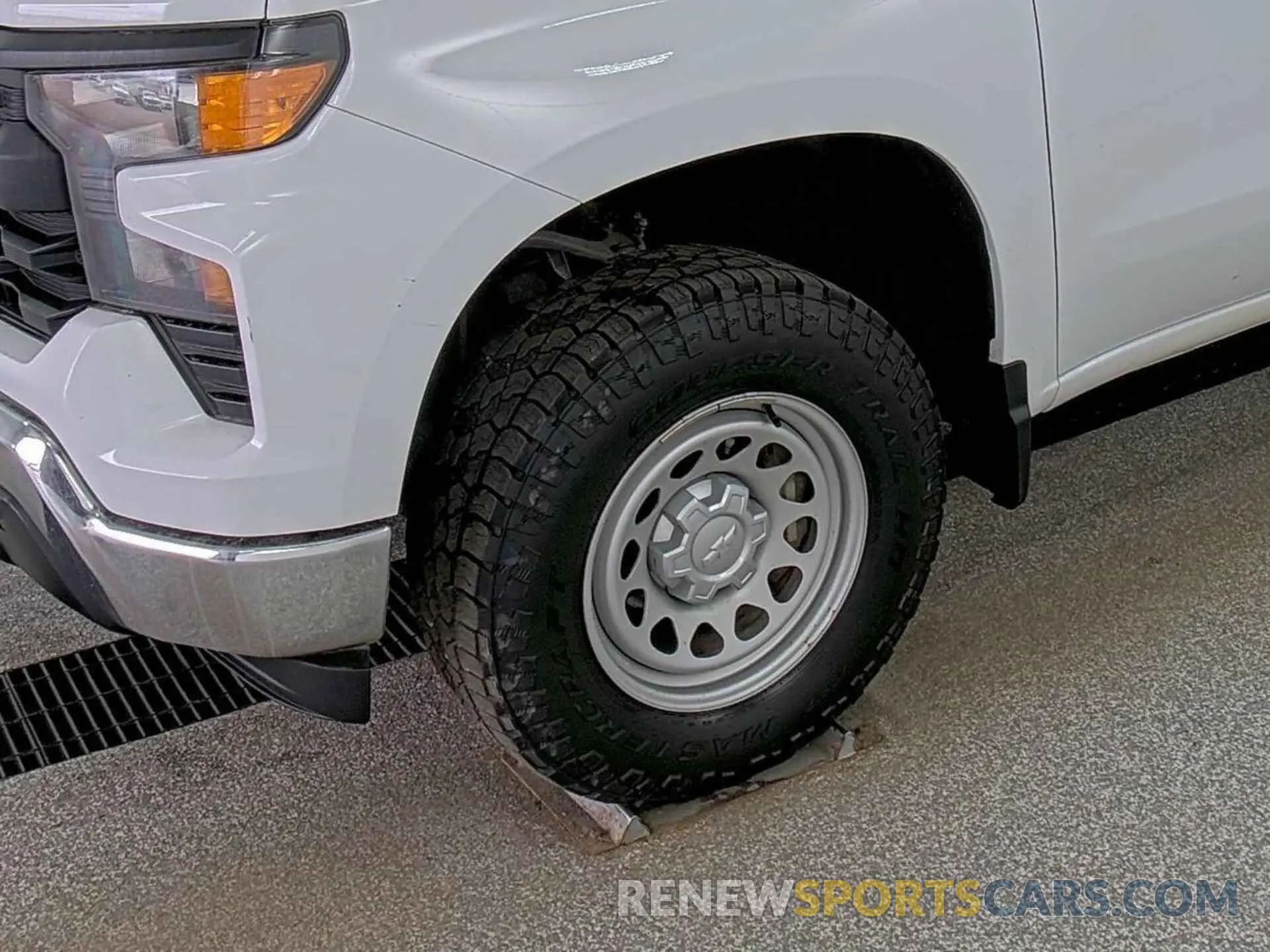 13 Photograph of a damaged car 3GCUDAED8NG564490 CHEVROLET SILVERADO 1500 2022