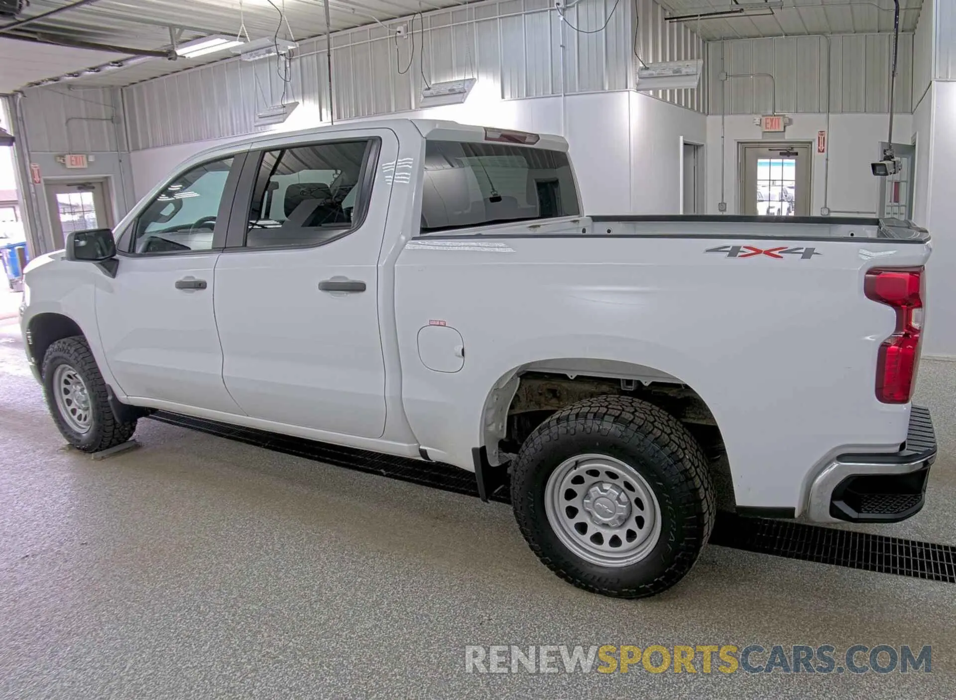 28 Photograph of a damaged car 3GCUDAED8NG564490 CHEVROLET SILVERADO 1500 2022