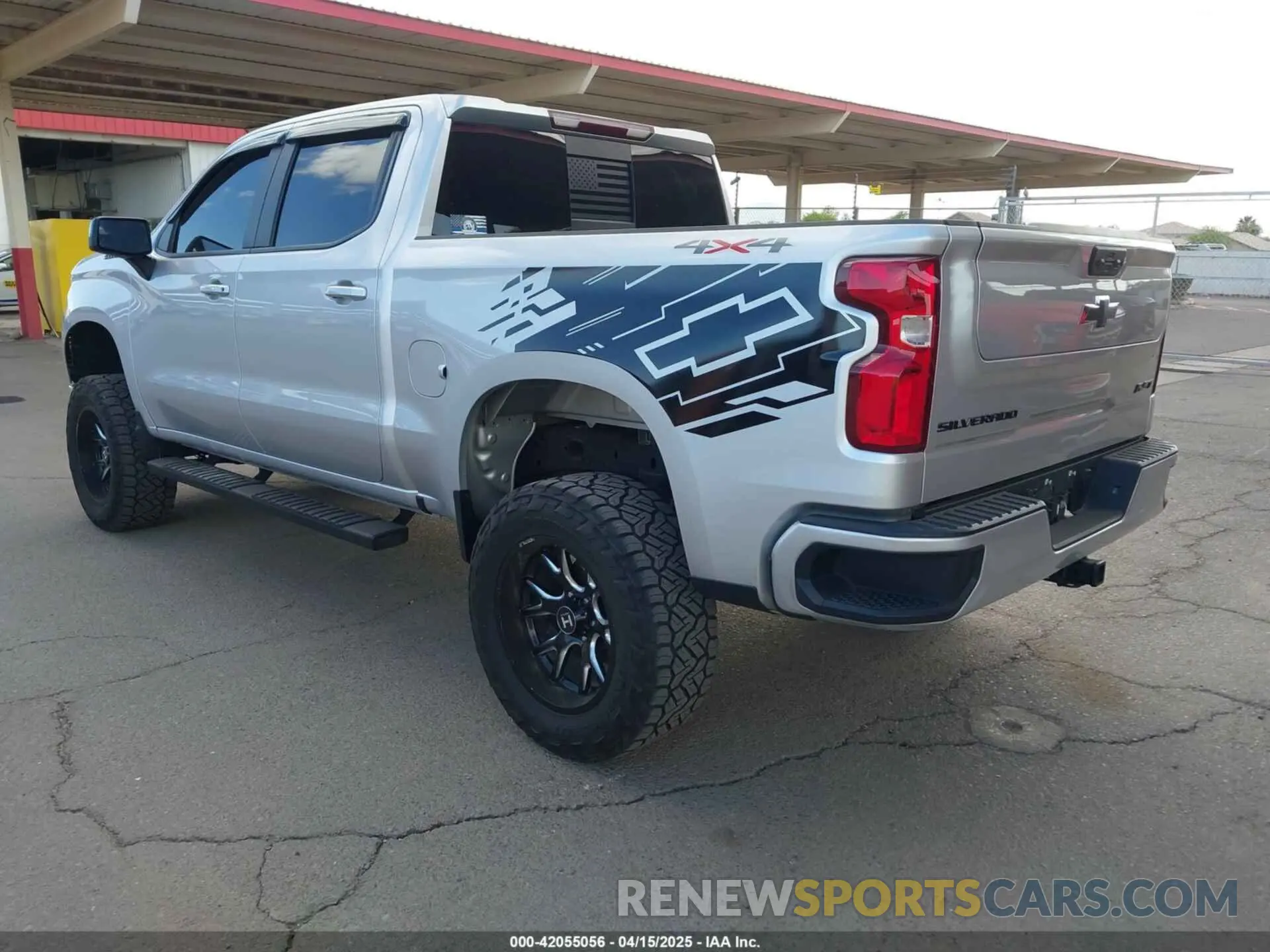 3 Photograph of a damaged car 3GCUDEEDXNG513368 CHEVROLET SILVERADO 1500 2022