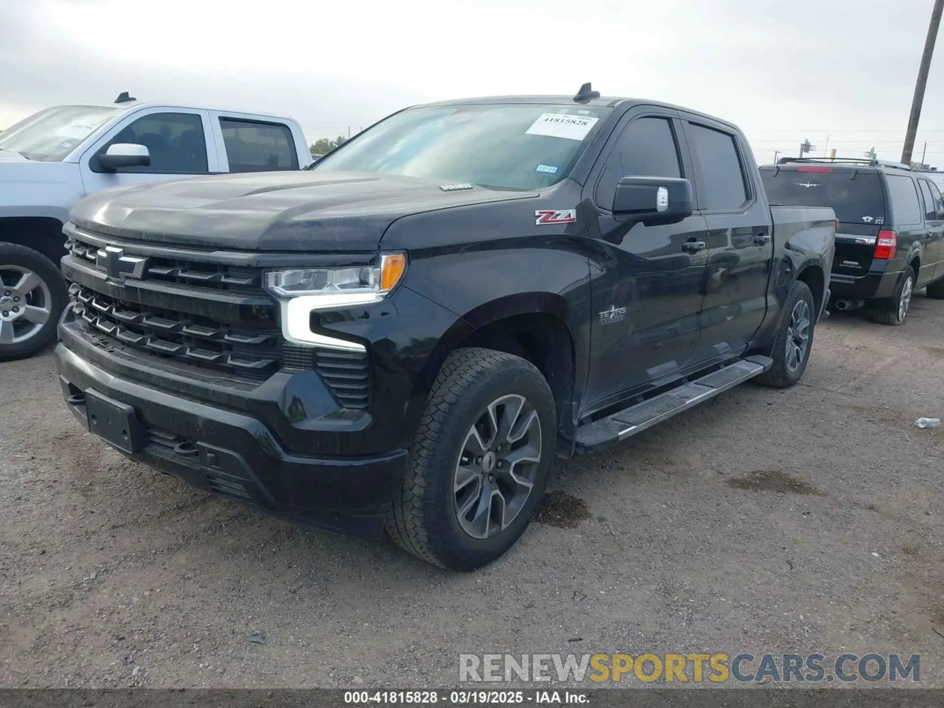 2 Photograph of a damaged car 3GCUDEET1NG684999 CHEVROLET SILVERADO 1500 2022