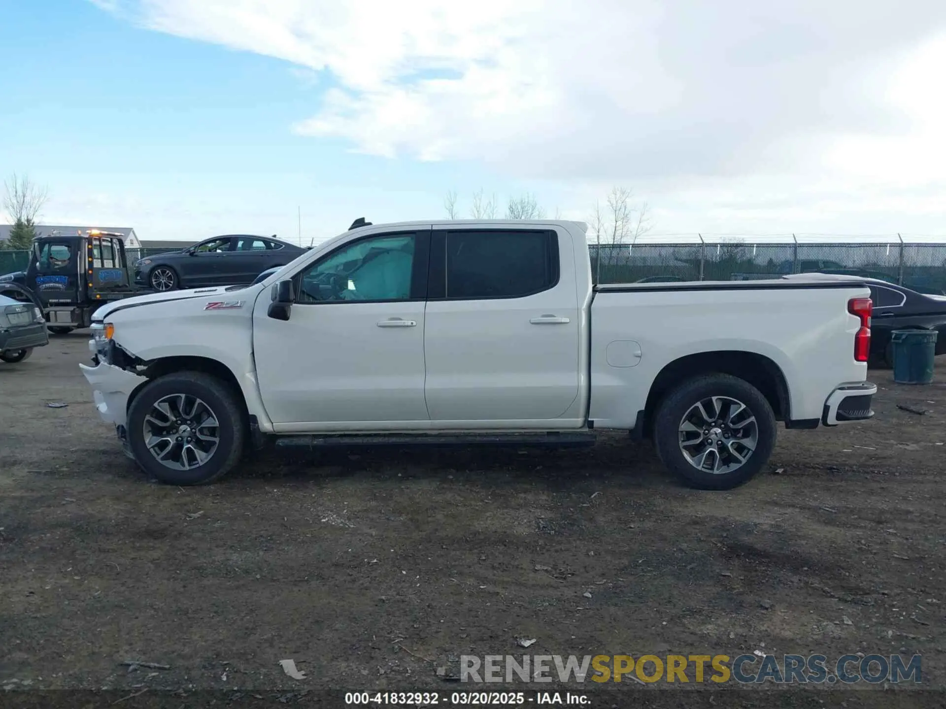 14 Photograph of a damaged car 3GCUDEET5NG690627 CHEVROLET SILVERADO 1500 2022