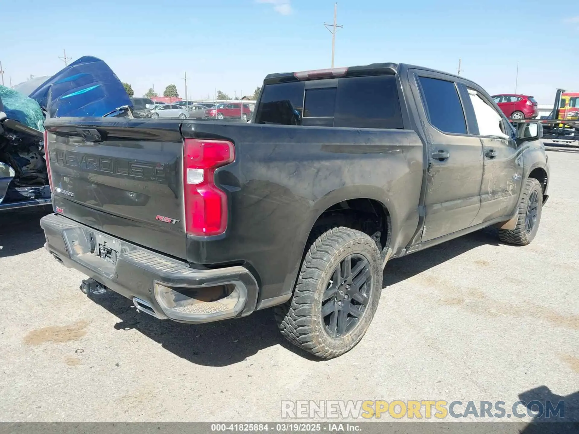 4 Photograph of a damaged car 3GCUDEET8NG690038 CHEVROLET SILVERADO 1500 2022