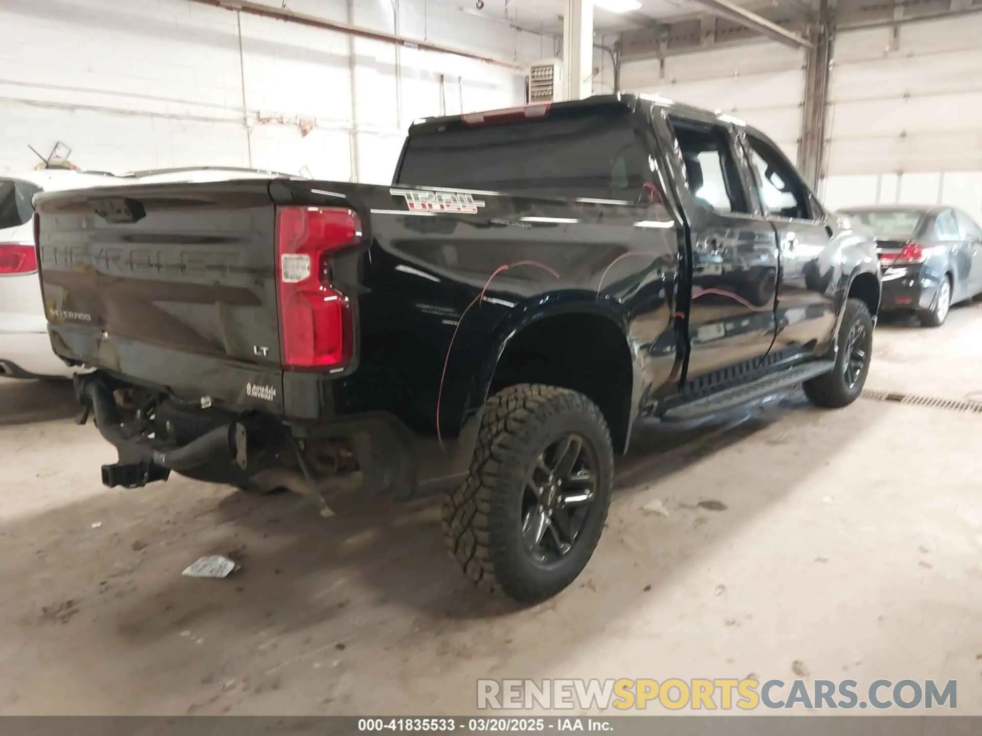 4 Photograph of a damaged car 3GCUDFED3NG683299 CHEVROLET SILVERADO 1500 2022