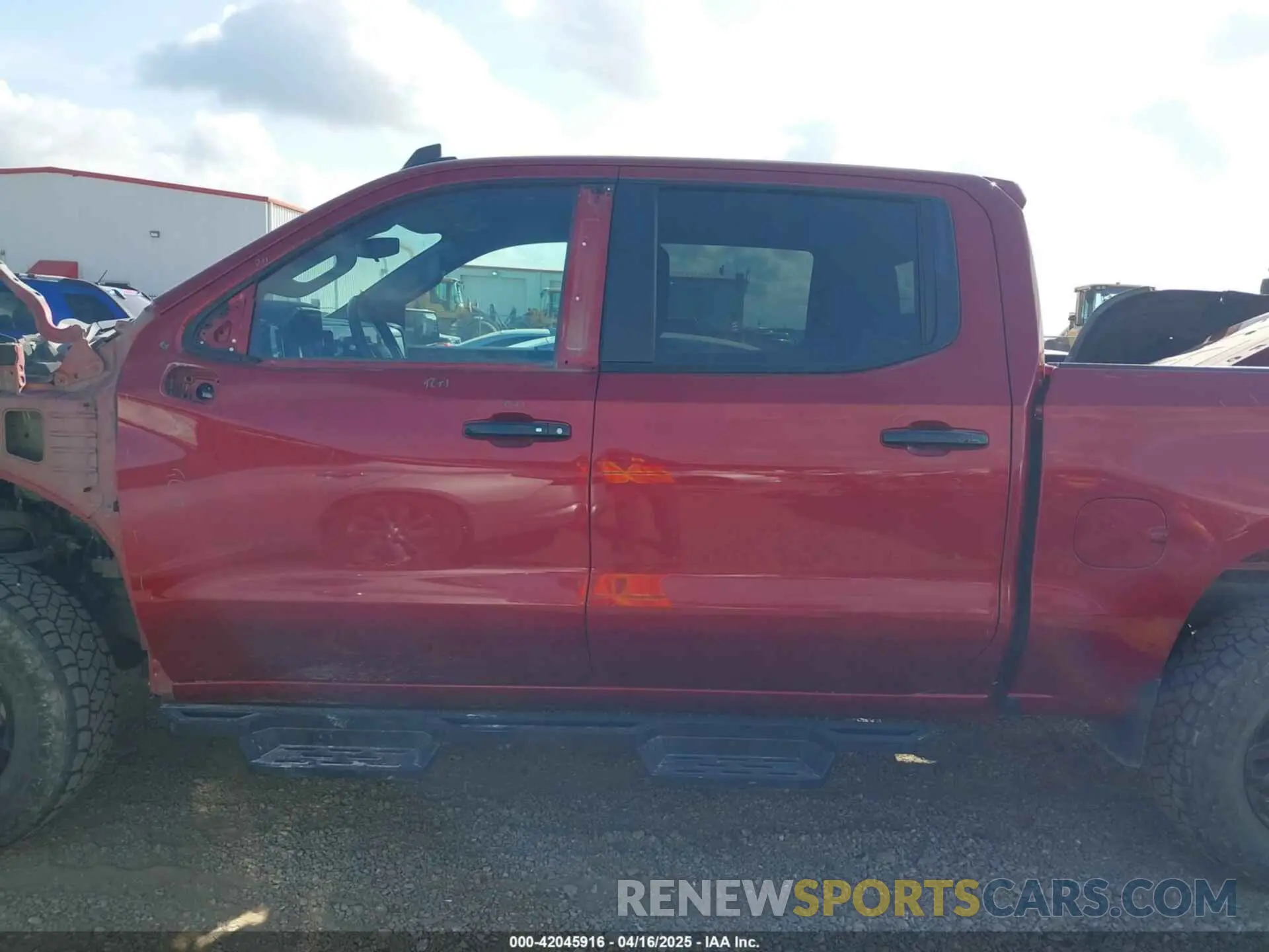 15 Photograph of a damaged car 3GCUDFED5NG572592 CHEVROLET SILVERADO 1500 2022