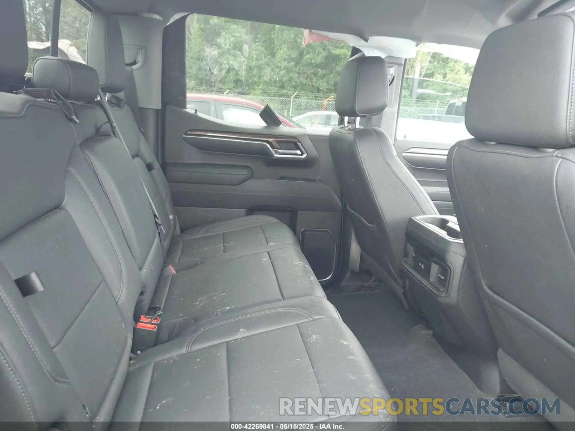 8 Photograph of a damaged car 3GCUDFEDXNG527387 CHEVROLET SILVERADO 1500 2022
