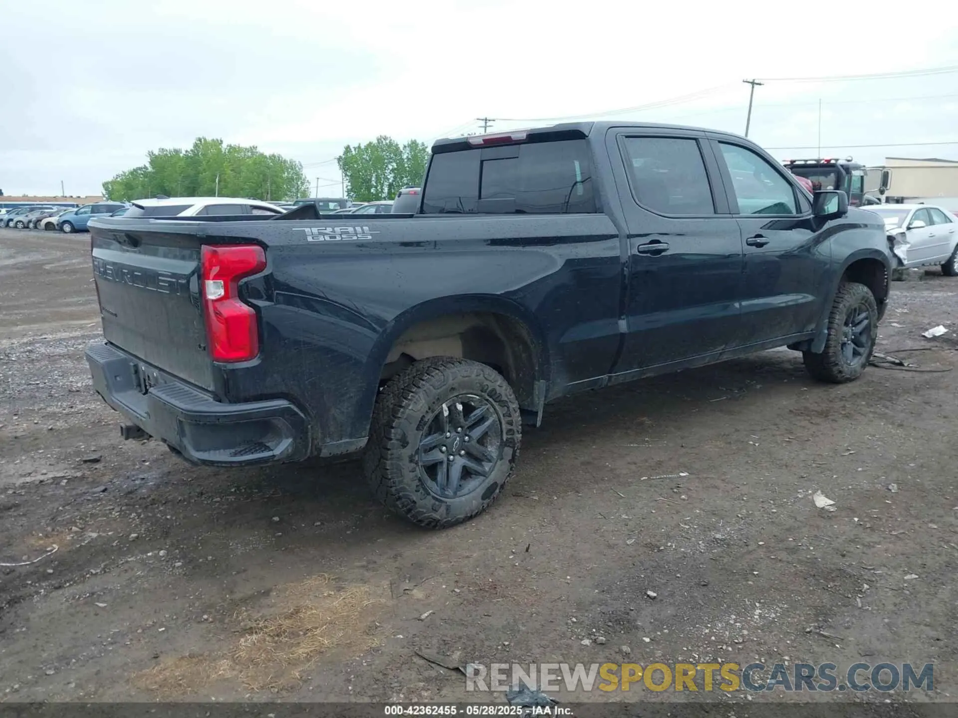 4 Photograph of a damaged car 3GCUDFEL9NG582503 CHEVROLET SILVERADO 1500 2022