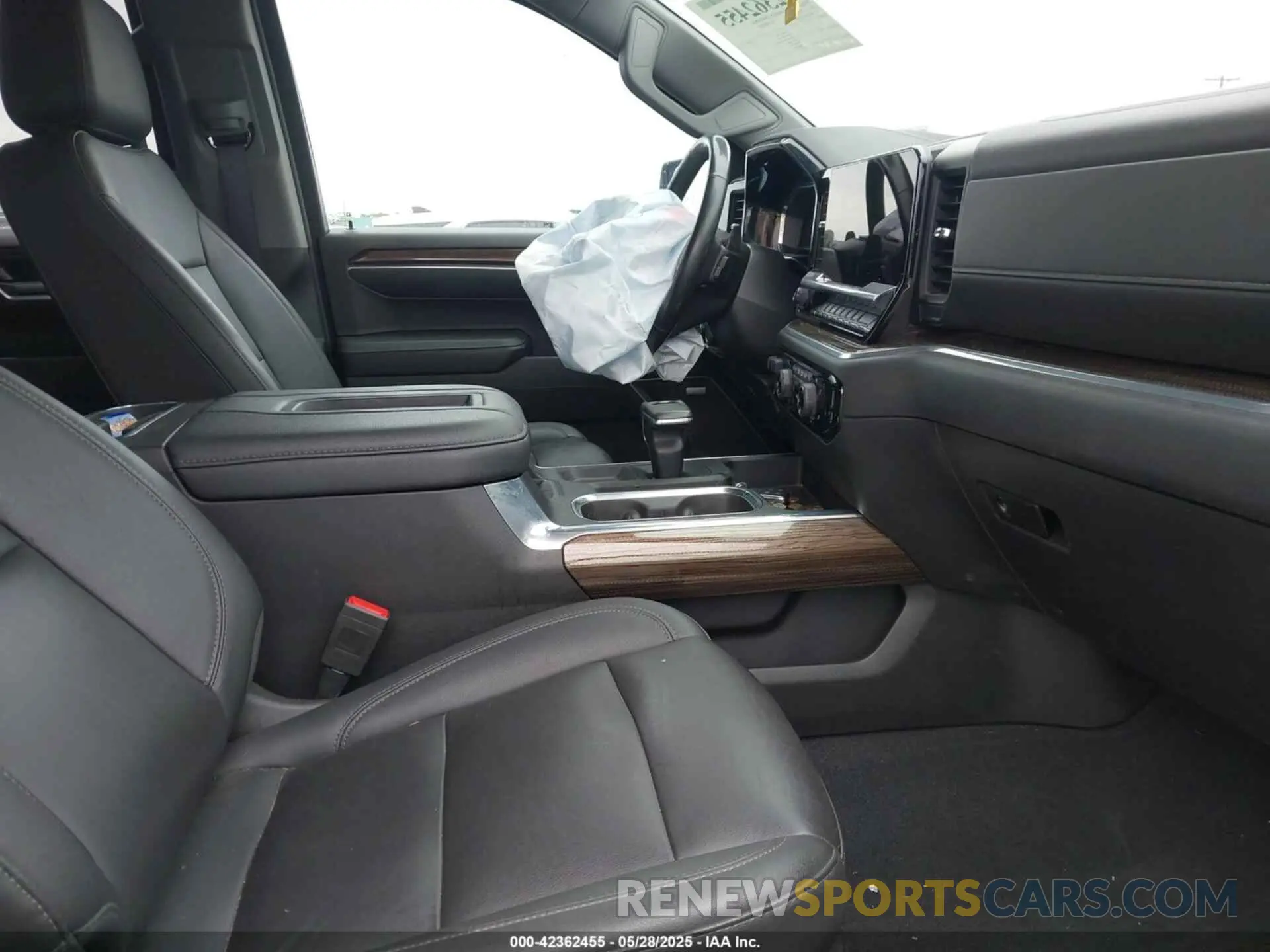 5 Photograph of a damaged car 3GCUDFEL9NG582503 CHEVROLET SILVERADO 1500 2022