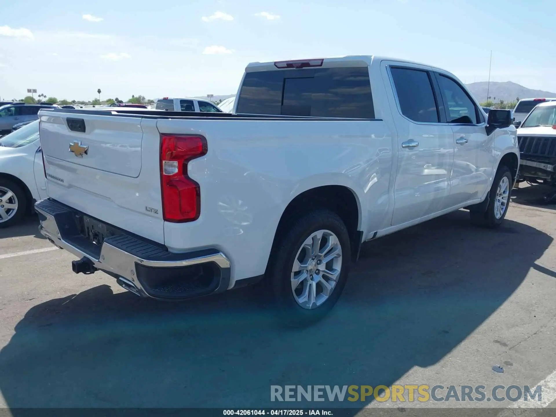 4 Photograph of a damaged car 3GCUDGED8NG503708 CHEVROLET SILVERADO 1500 2022