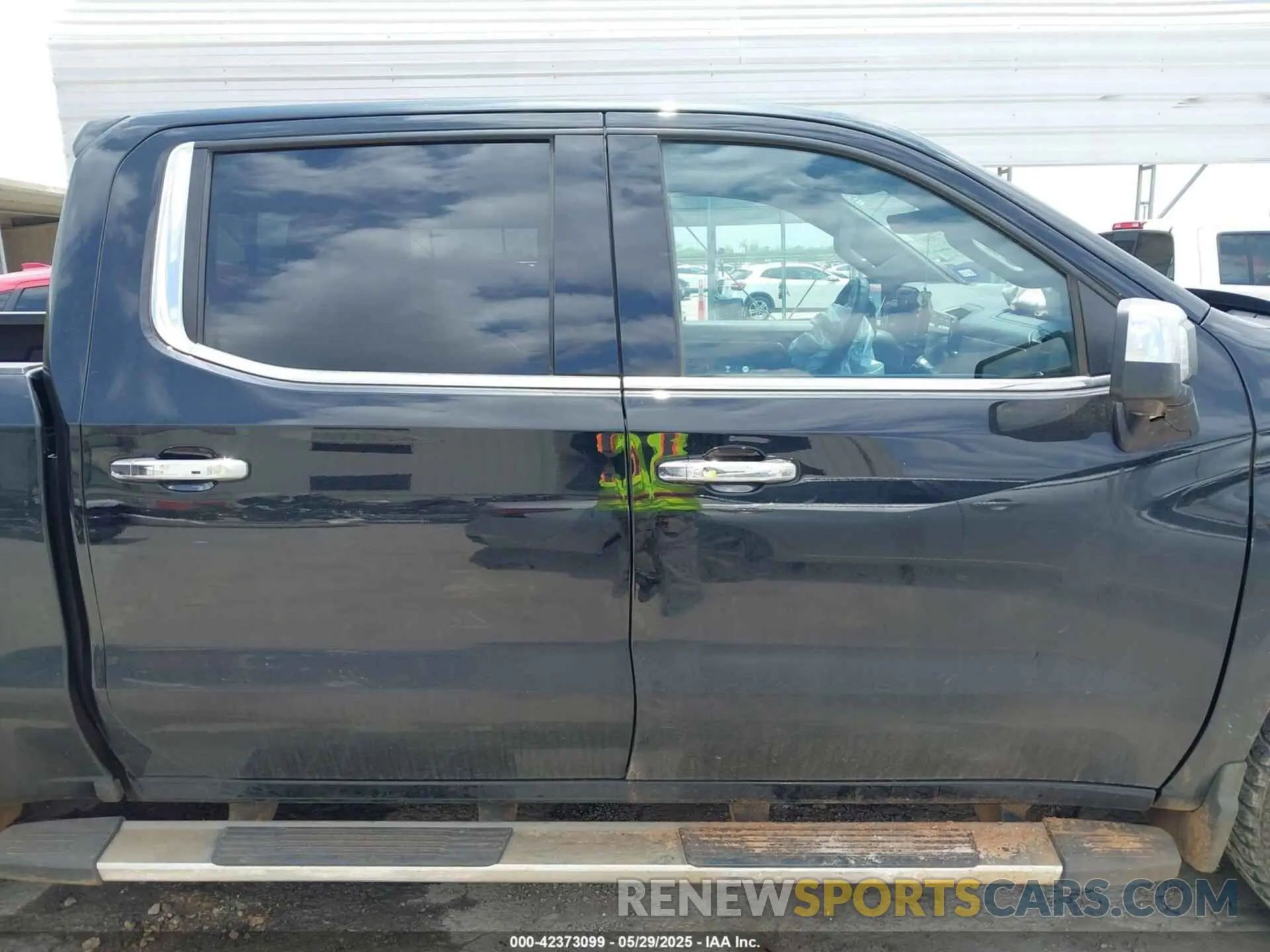 13 Photograph of a damaged car 3GCUDGET2NG674574 CHEVROLET SILVERADO 1500 2022