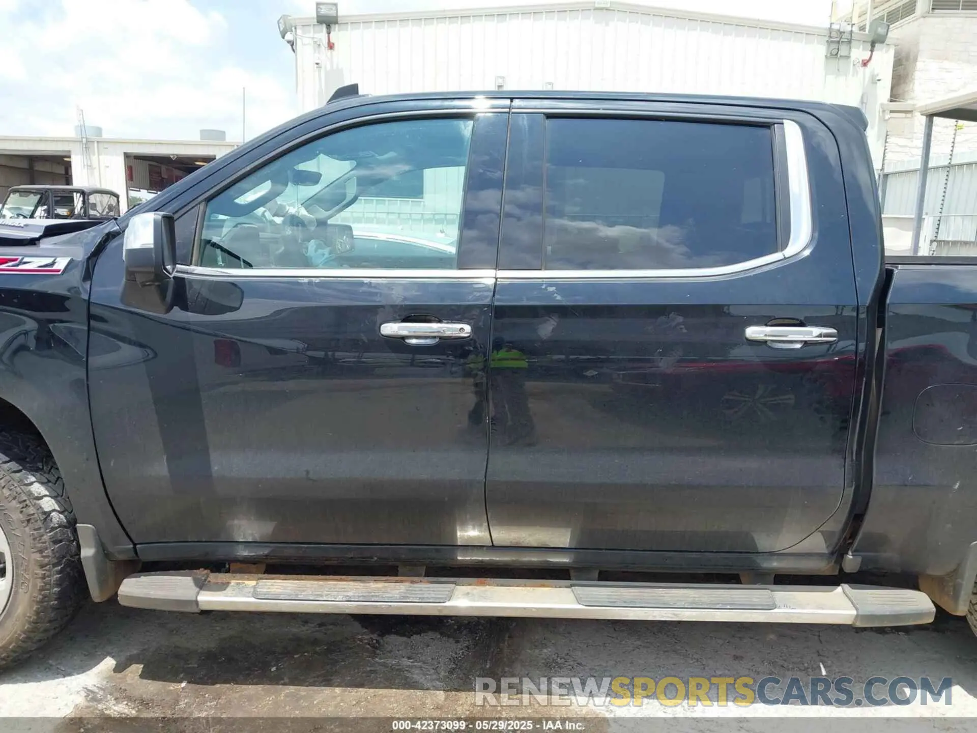 14 Photograph of a damaged car 3GCUDGET2NG674574 CHEVROLET SILVERADO 1500 2022