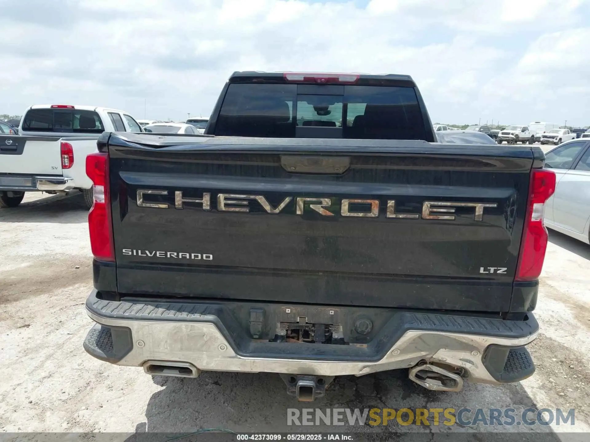 16 Photograph of a damaged car 3GCUDGET2NG674574 CHEVROLET SILVERADO 1500 2022