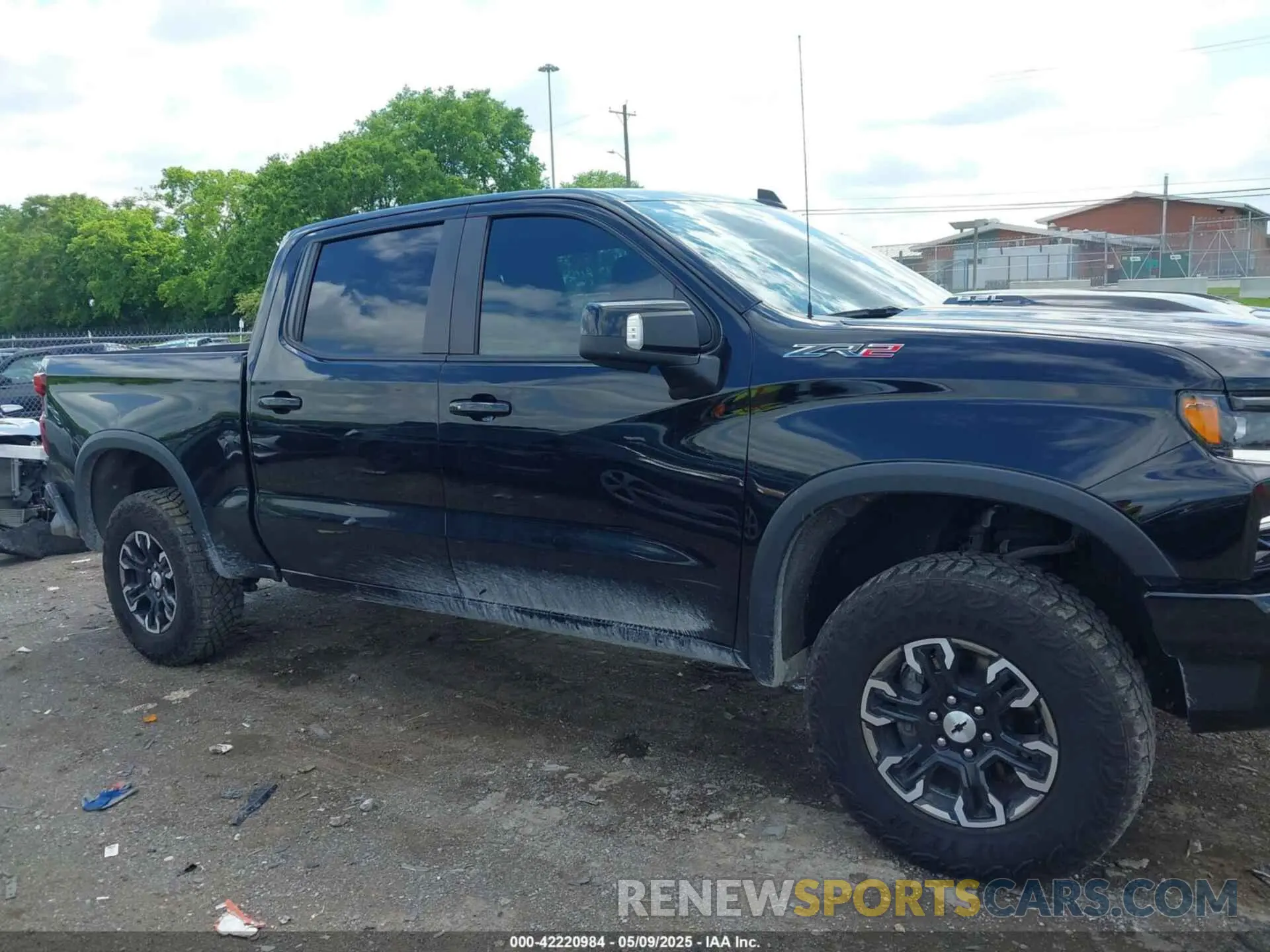 13 Photograph of a damaged car 3GCUDHEL1NG579610 CHEVROLET SILVERADO 1500 2022