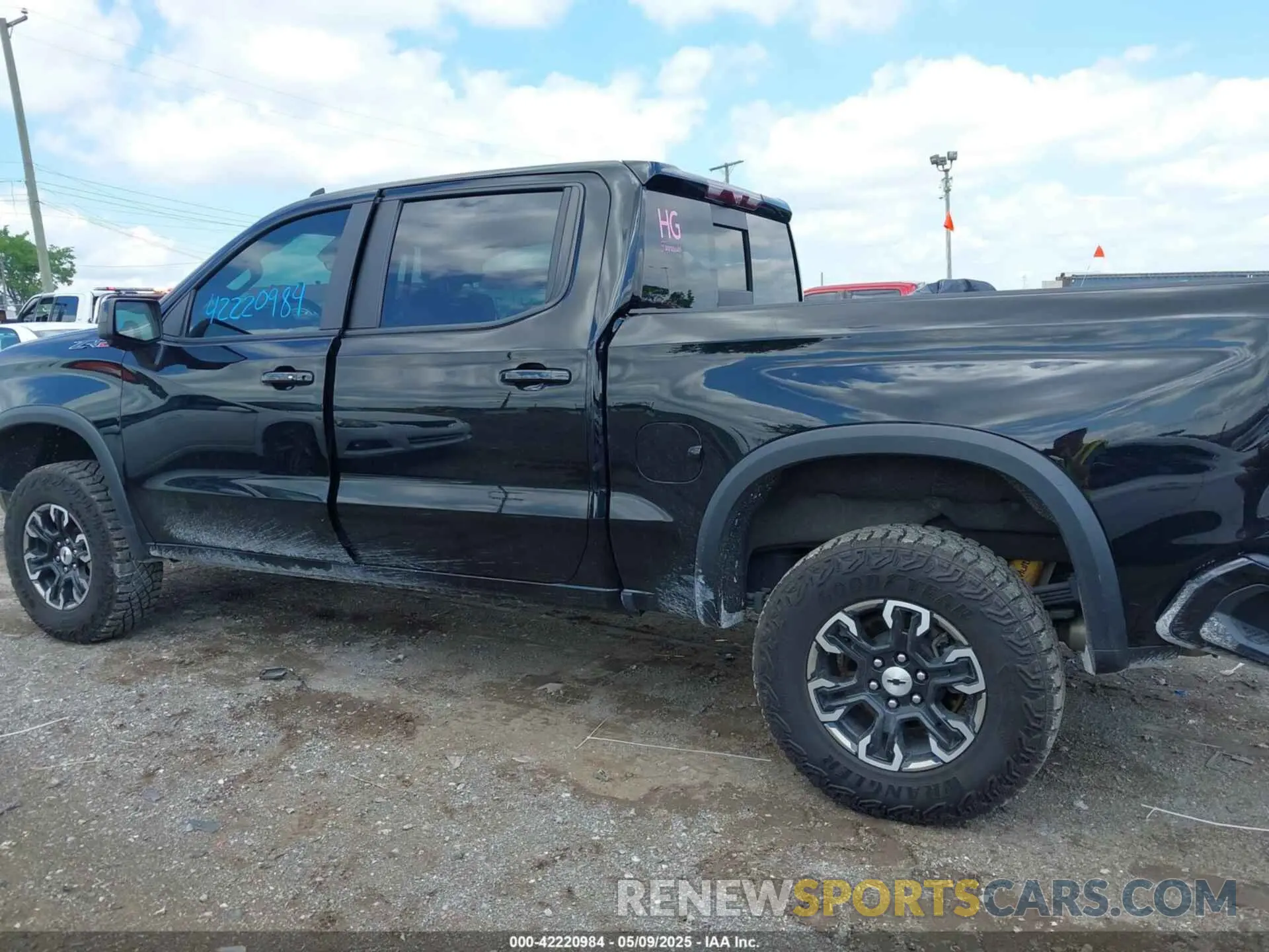 14 Photograph of a damaged car 3GCUDHEL1NG579610 CHEVROLET SILVERADO 1500 2022