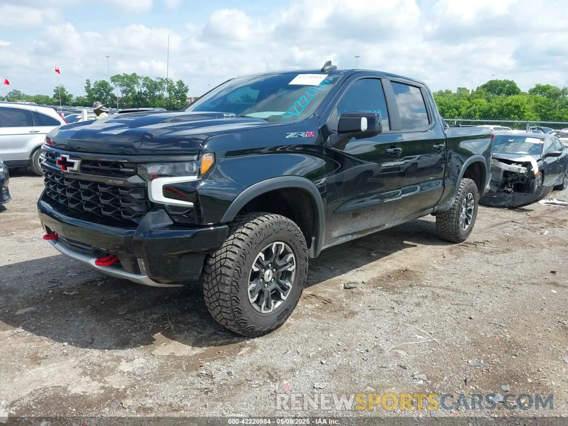 2 Photograph of a damaged car 3GCUDHEL1NG579610 CHEVROLET SILVERADO 1500 2022