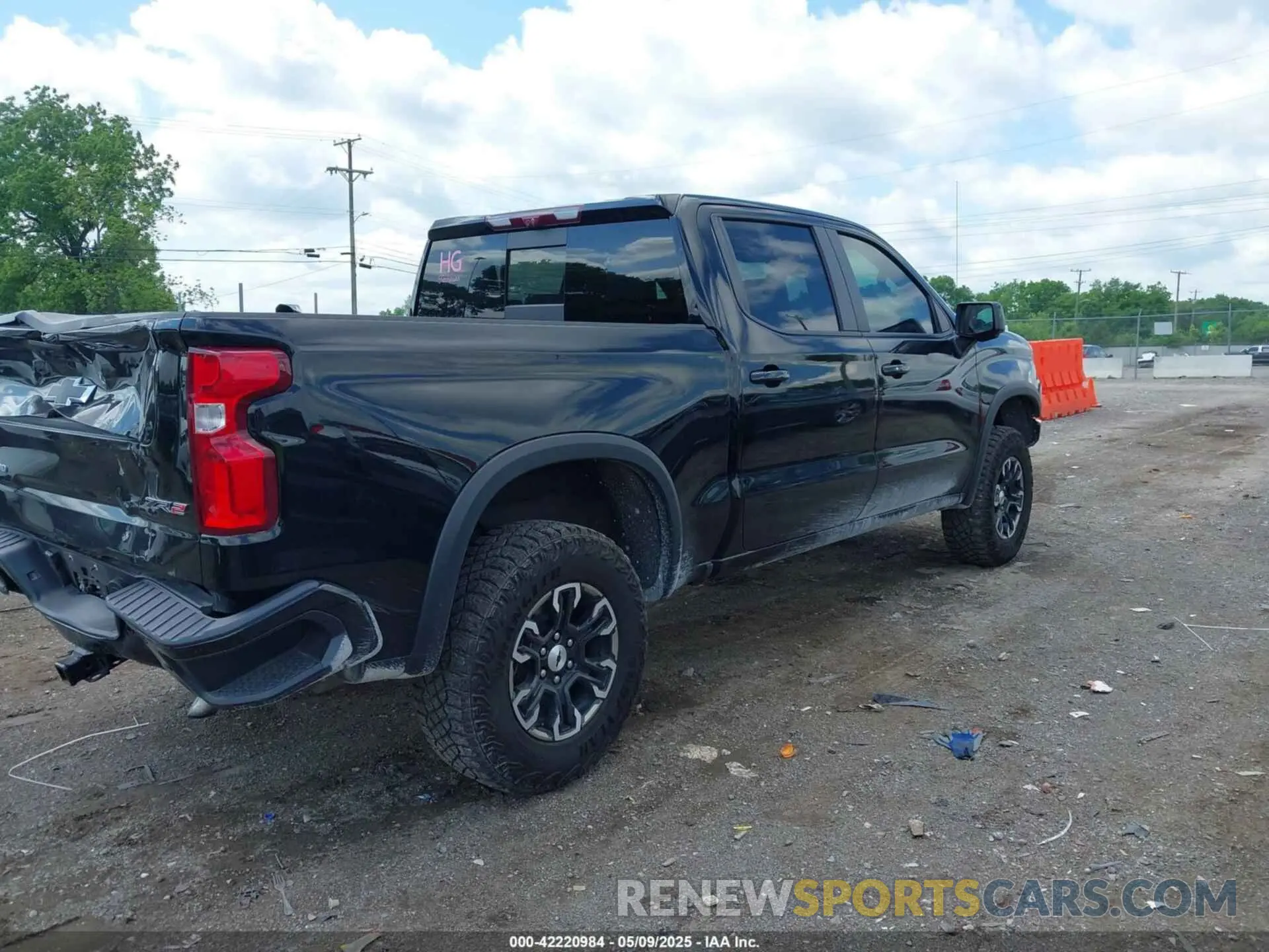 4 Photograph of a damaged car 3GCUDHEL1NG579610 CHEVROLET SILVERADO 1500 2022
