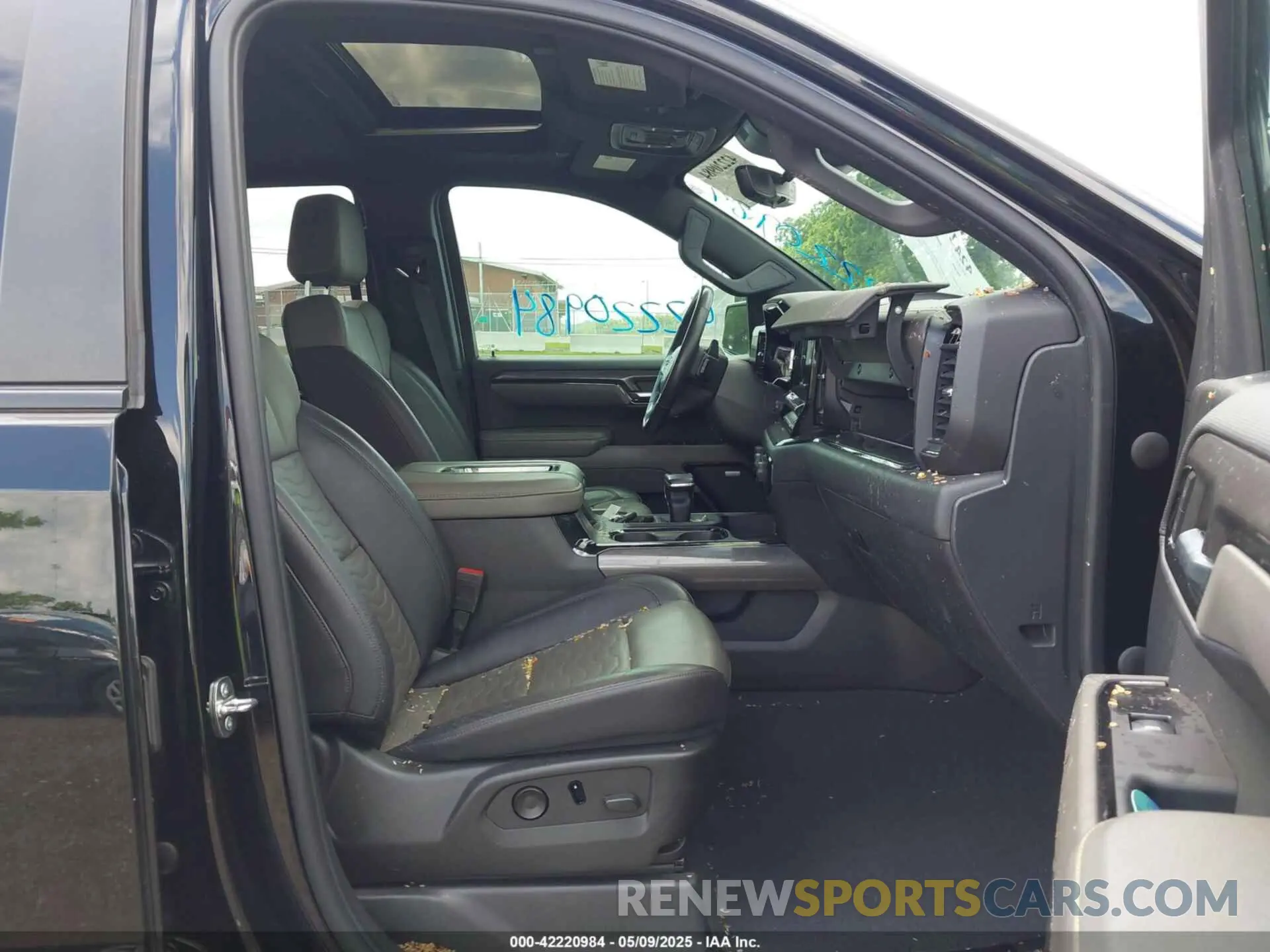 5 Photograph of a damaged car 3GCUDHEL1NG579610 CHEVROLET SILVERADO 1500 2022