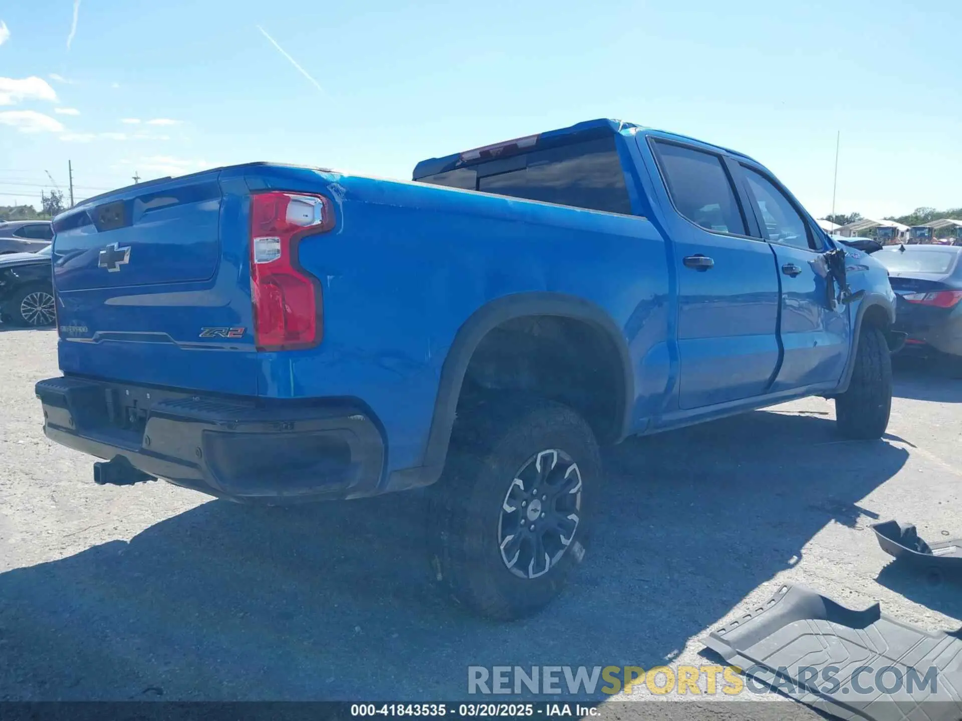 4 Photograph of a damaged car 3GCUDHEL3NG584503 CHEVROLET SILVERADO 1500 2022