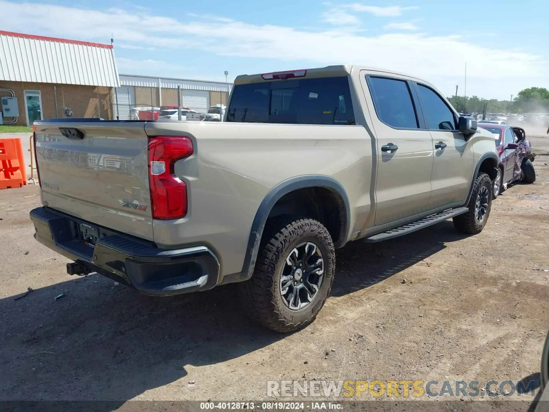 4 Photograph of a damaged car 3GCUDHEL6NG685065 CHEVROLET SILVERADO 1500 2022