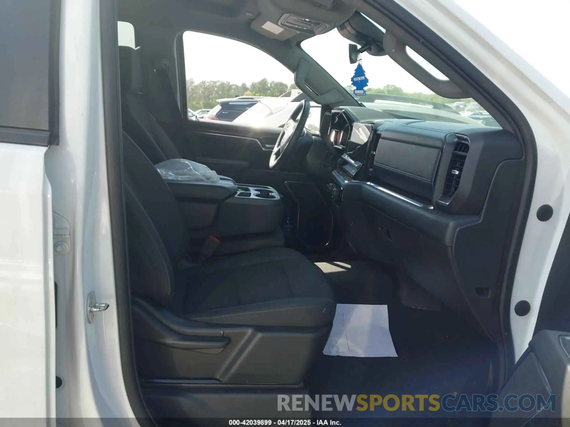 5 Photograph of a damaged car 1GCPDDEK2PZ313965 CHEVROLET SILVERADO 1500 2023
