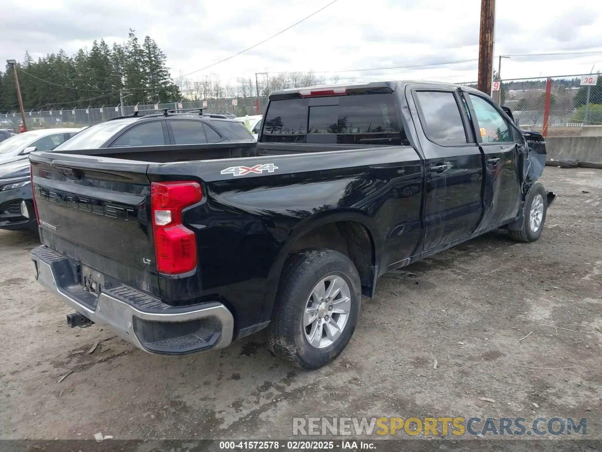 4 Photograph of a damaged car 1GCPDDEK7PZ283474 CHEVROLET SILVERADO 1500 2023