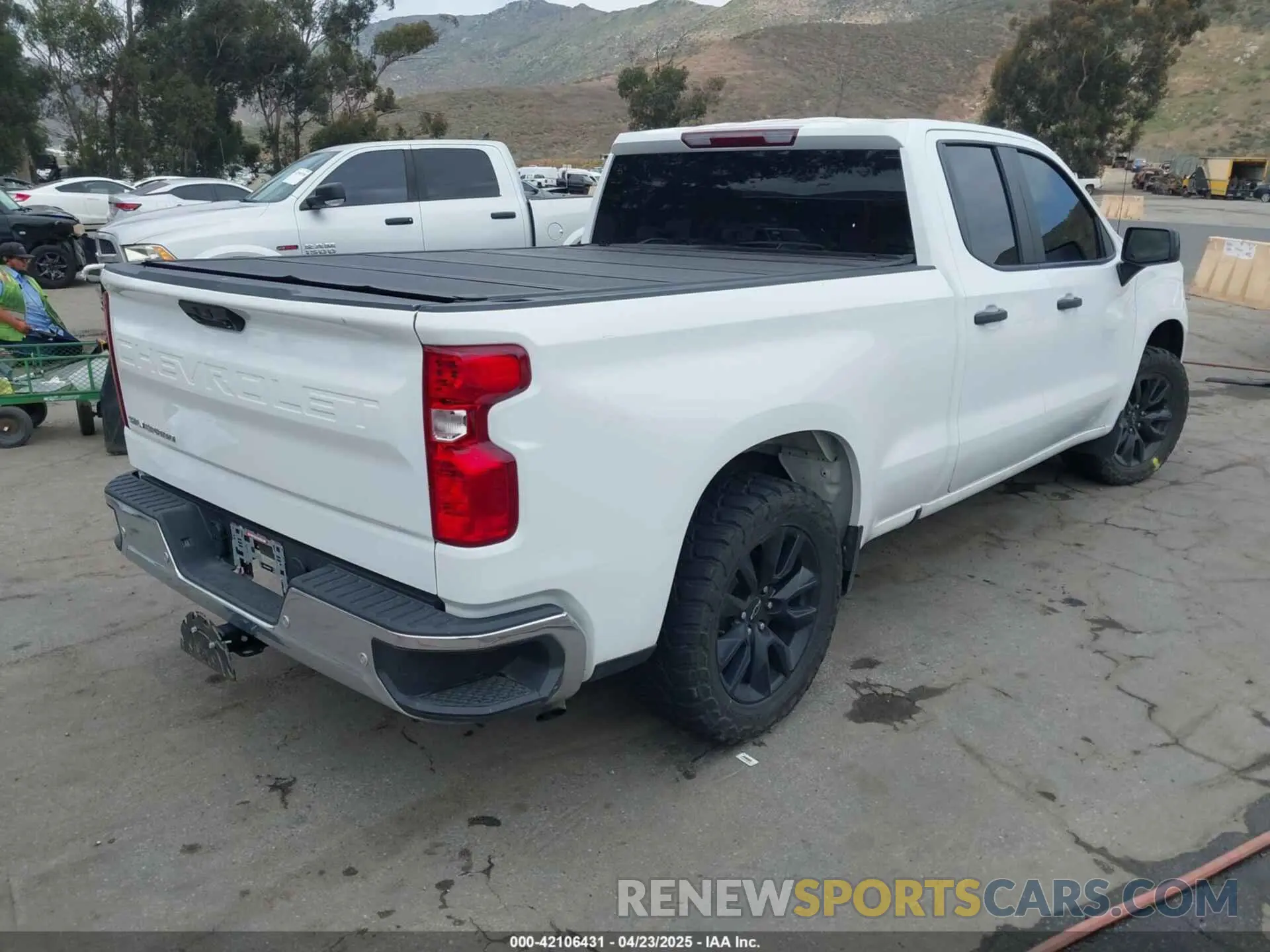 4 Photograph of a damaged car 1GCRAAEK7PZ333001 CHEVROLET SILVERADO 1500 2023