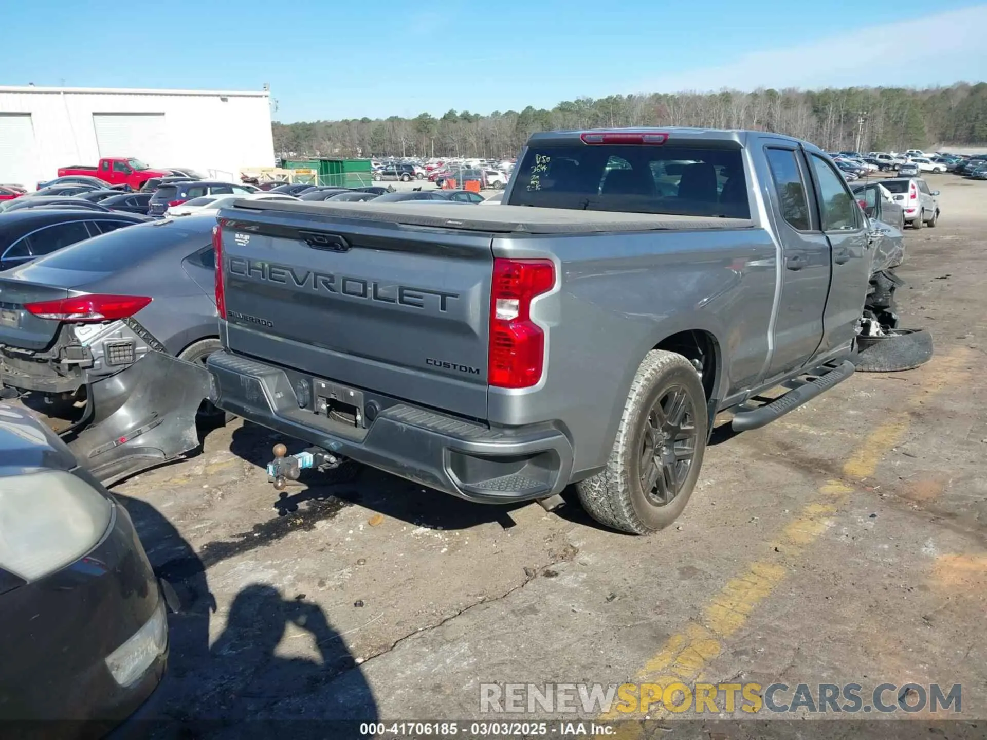 4 Photograph of a damaged car 1GCRABEK2PZ323644 CHEVROLET SILVERADO 1500 2023