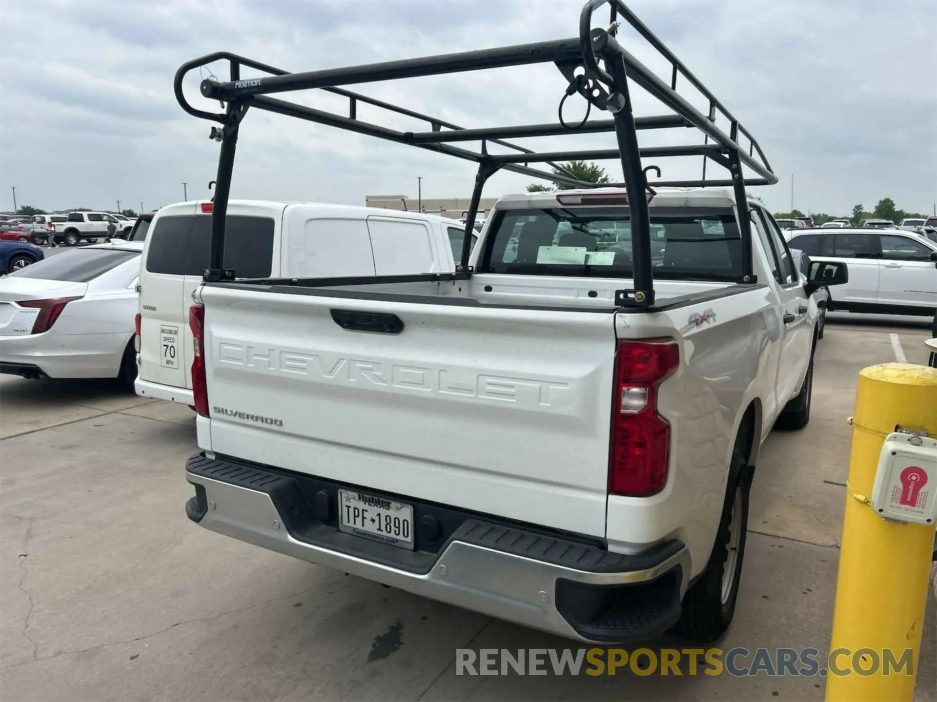 10 Photograph of a damaged car 1GCRDAED0PZ149107 CHEVROLET SILVERADO 1500 2023