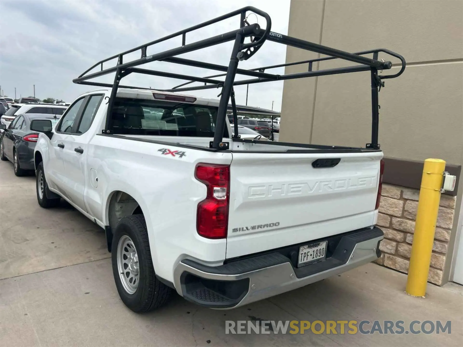 9 Photograph of a damaged car 1GCRDAED0PZ149107 CHEVROLET SILVERADO 1500 2023
