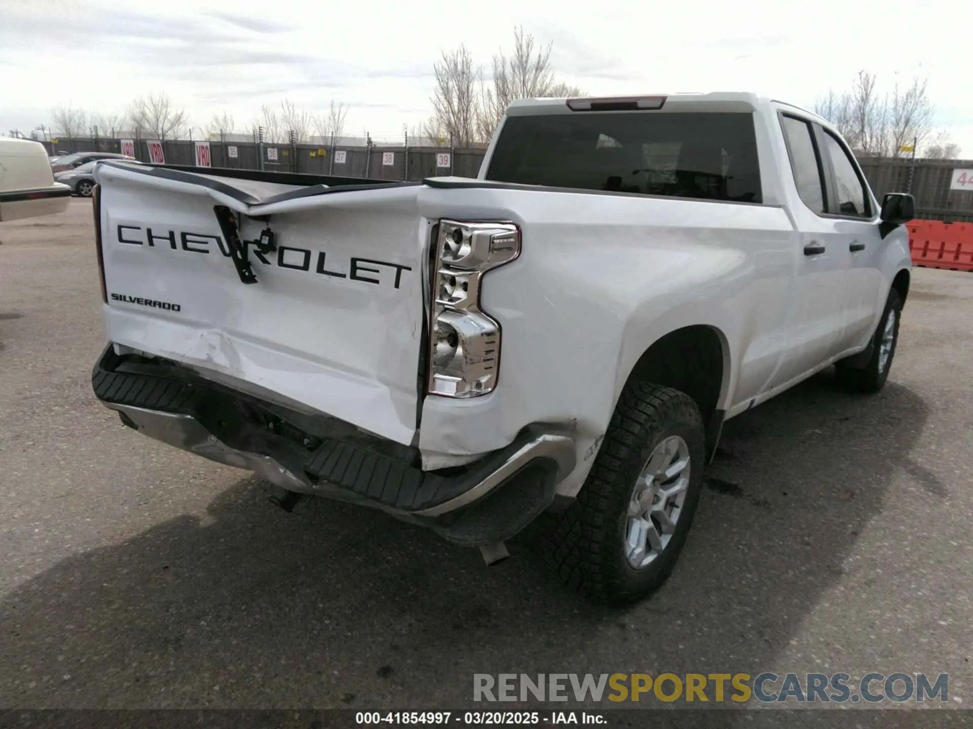 4 Photograph of a damaged car 1GCRDAED9PZ297966 CHEVROLET SILVERADO 1500 2023