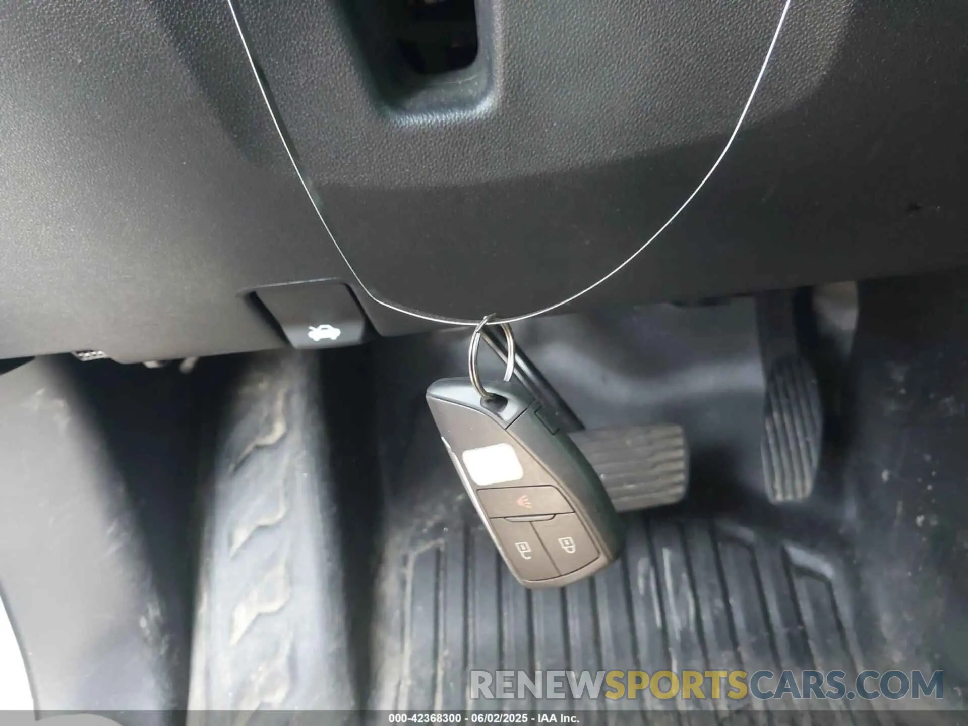 11 Photograph of a damaged car 1GCUDAED4PZ181553 CHEVROLET SILVERADO 1500 2023