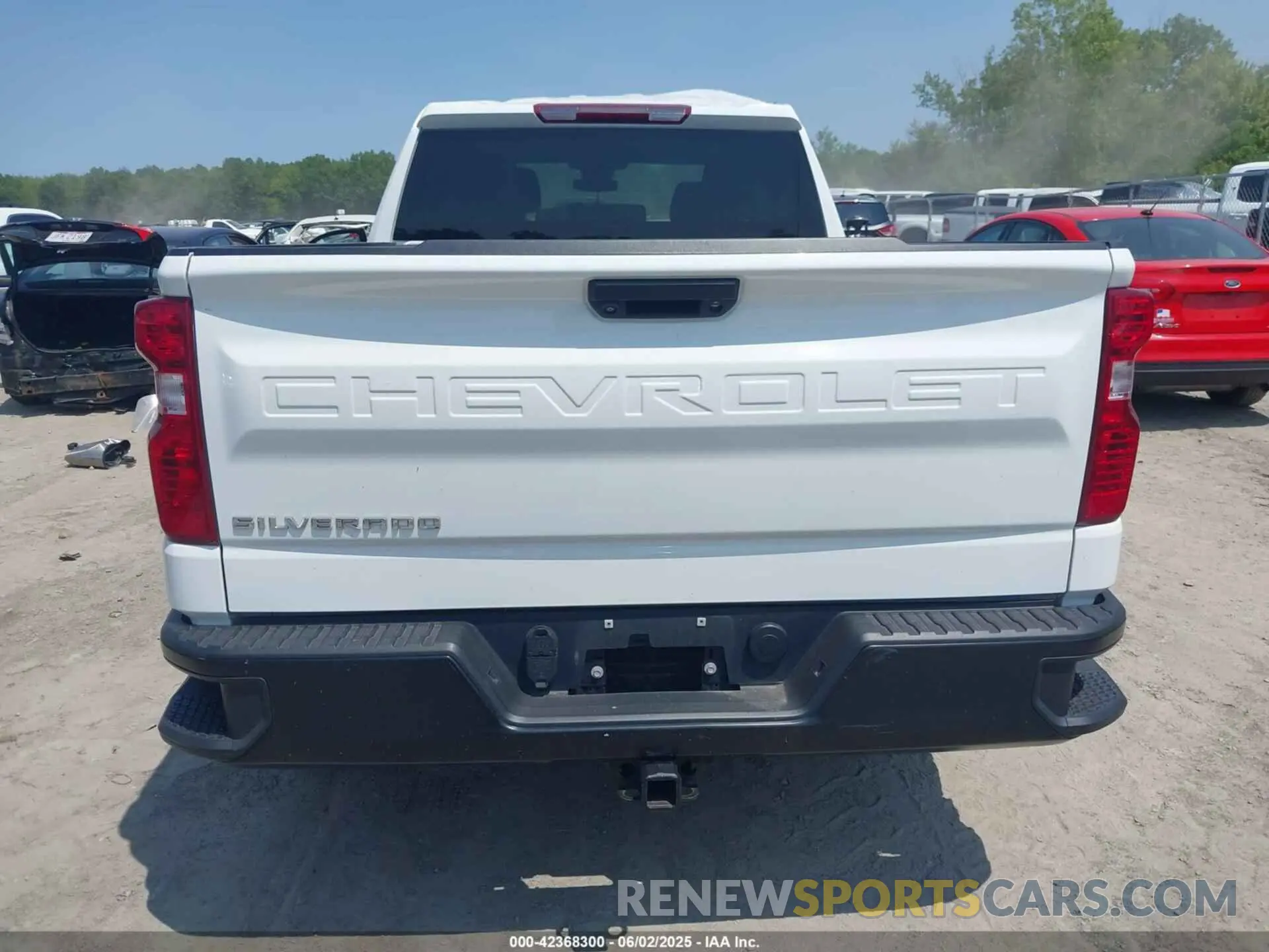 17 Photograph of a damaged car 1GCUDAED4PZ181553 CHEVROLET SILVERADO 1500 2023