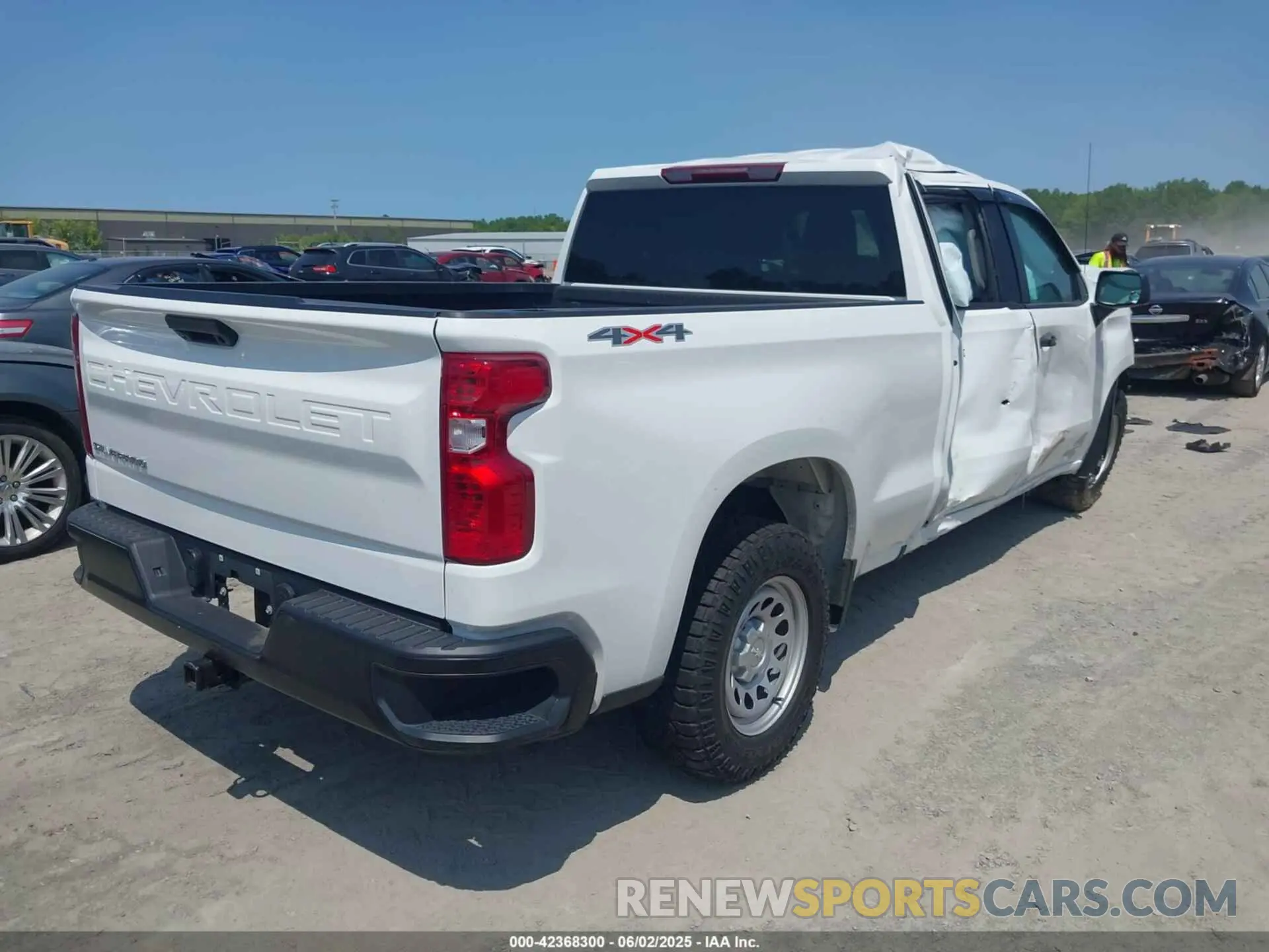 4 Photograph of a damaged car 1GCUDAED4PZ181553 CHEVROLET SILVERADO 1500 2023