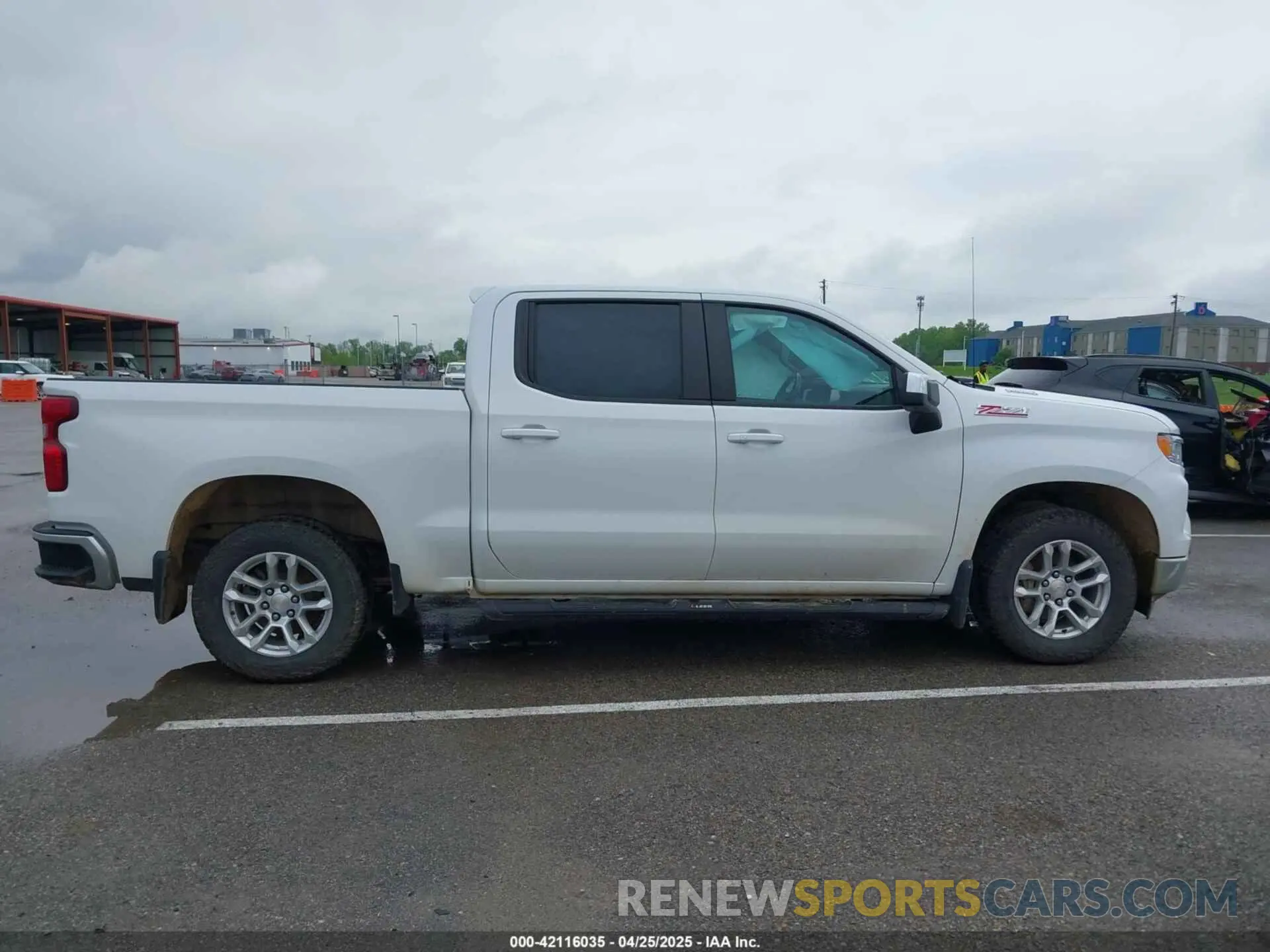13 Photograph of a damaged car 1GCUDDE81PZ140382 CHEVROLET SILVERADO 1500 2023