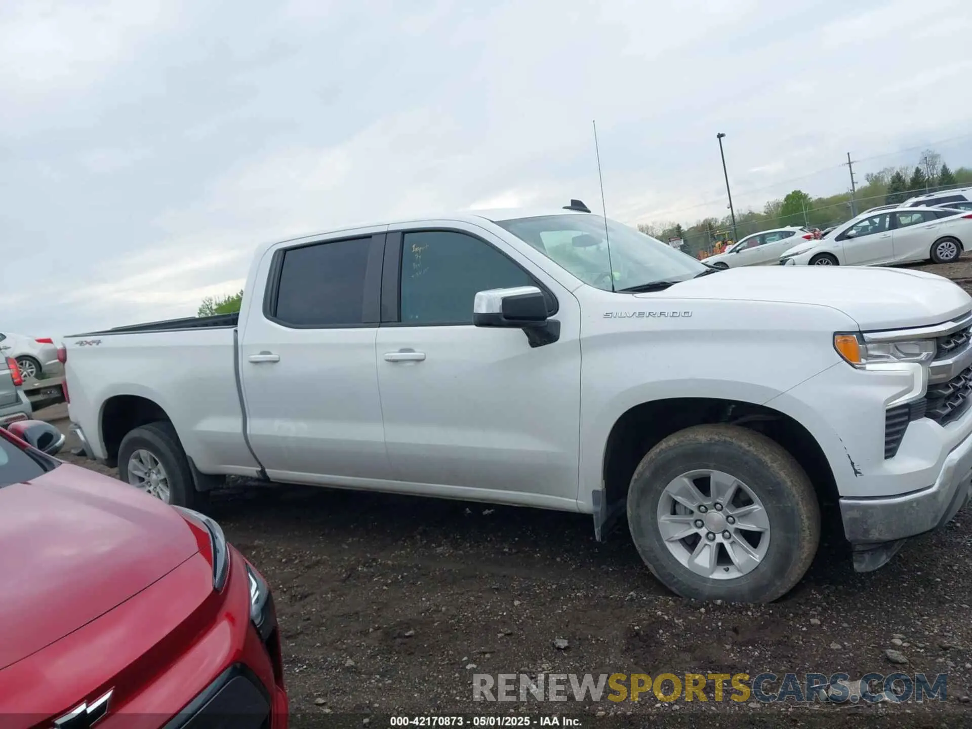 13 Photograph of a damaged car 1GCUDDED2PZ317583 CHEVROLET SILVERADO 1500 2023