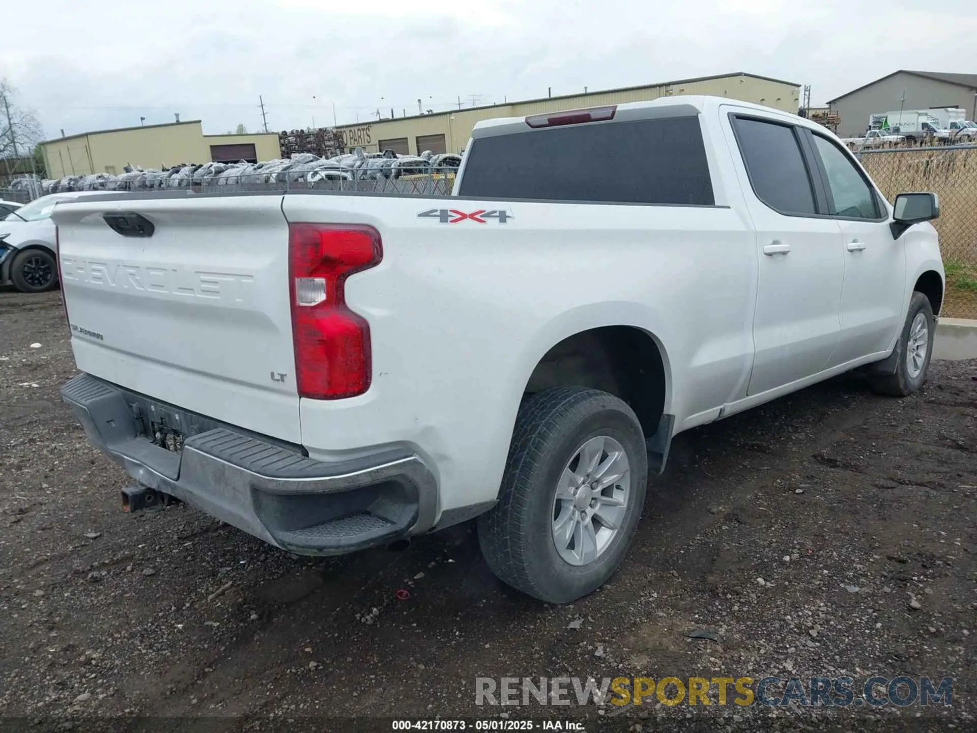 4 Photograph of a damaged car 1GCUDDED2PZ317583 CHEVROLET SILVERADO 1500 2023