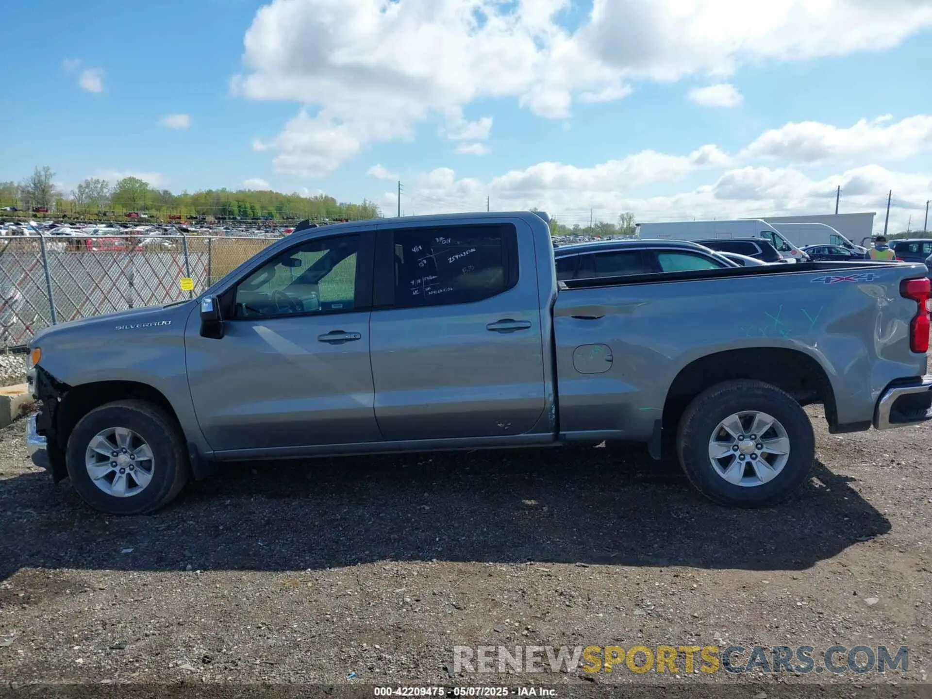 14 Photograph of a damaged car 1GCUDDED4PZ315933 CHEVROLET SILVERADO 1500 2023