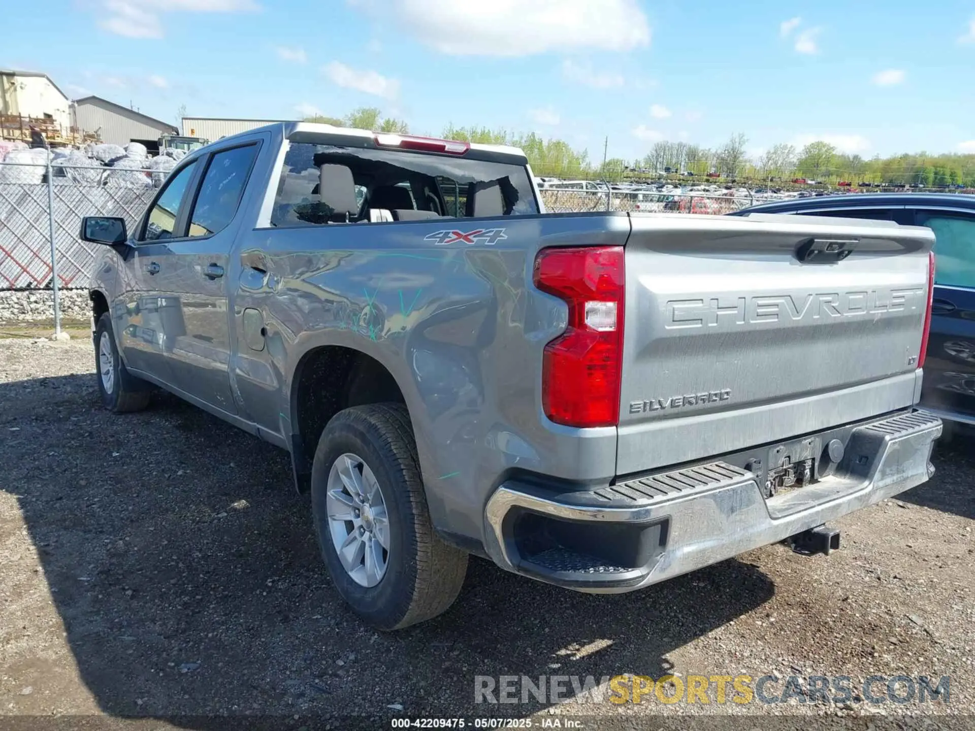 3 Photograph of a damaged car 1GCUDDED4PZ315933 CHEVROLET SILVERADO 1500 2023