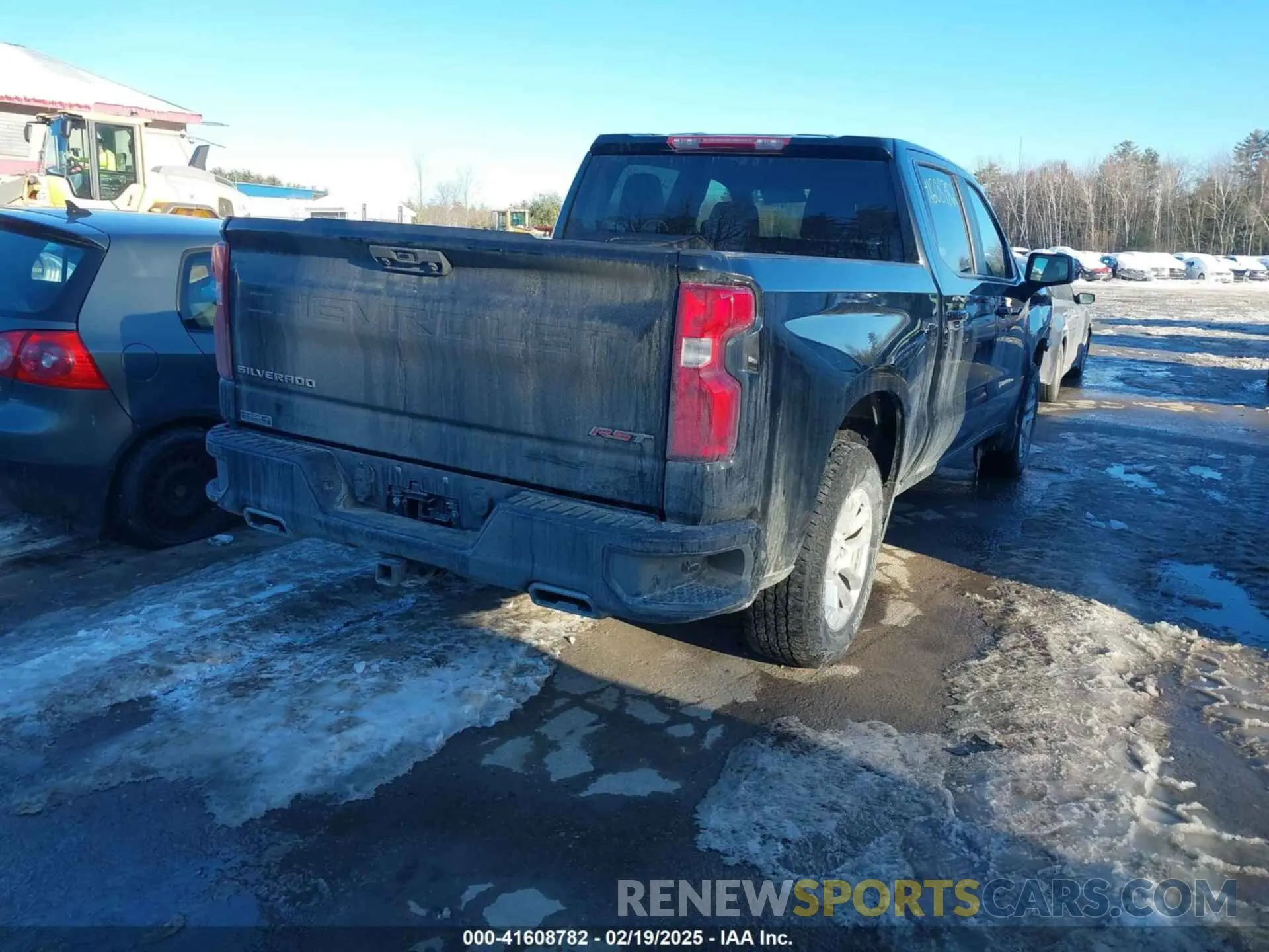 4 Photograph of a damaged car 1GCUDEE81PZ123622 CHEVROLET SILVERADO 1500 2023