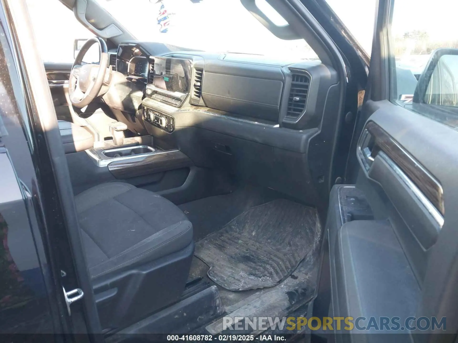 5 Photograph of a damaged car 1GCUDEE81PZ123622 CHEVROLET SILVERADO 1500 2023