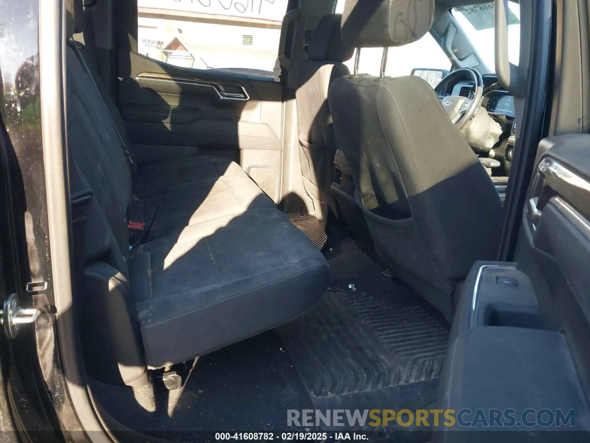 8 Photograph of a damaged car 1GCUDEE81PZ123622 CHEVROLET SILVERADO 1500 2023